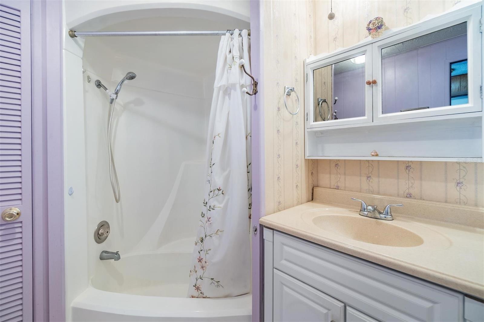 Image 22 of 57 For 37015 Sandra Avenue