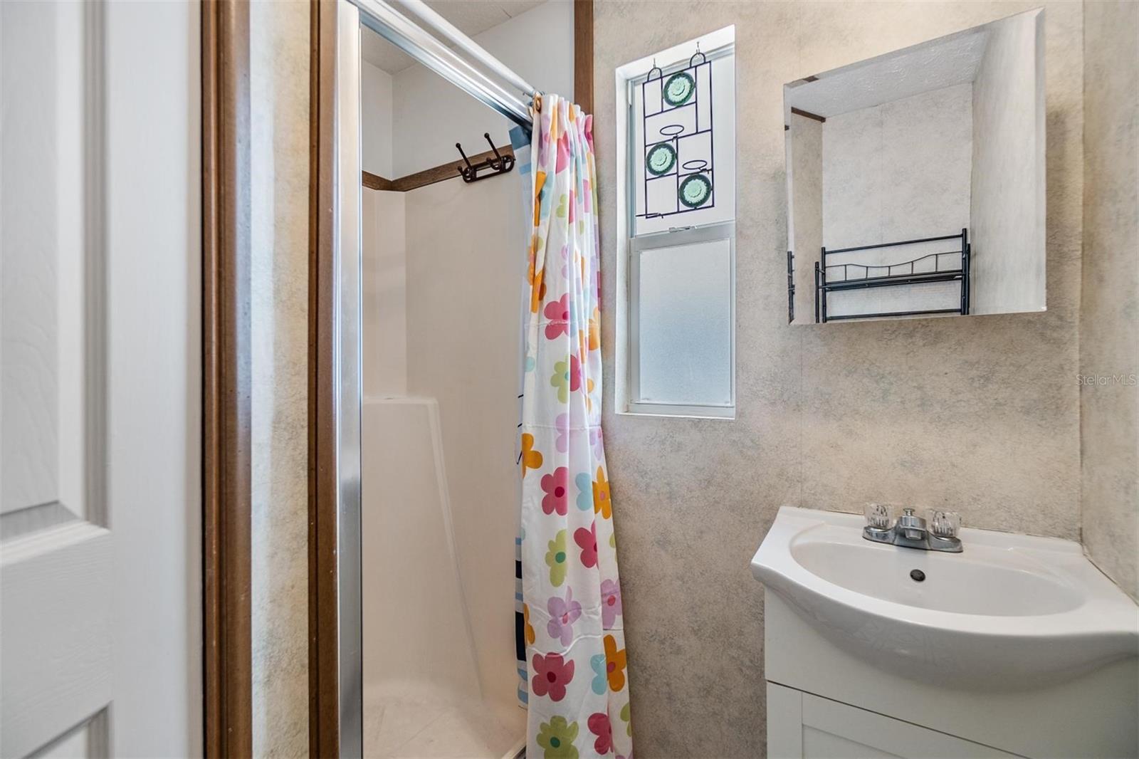 Image 24 of 57 For 37015 Sandra Avenue