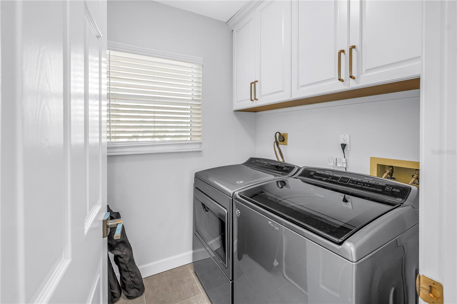 Image 11 of 41 For 6001 Bahia Del Mar Circle 328