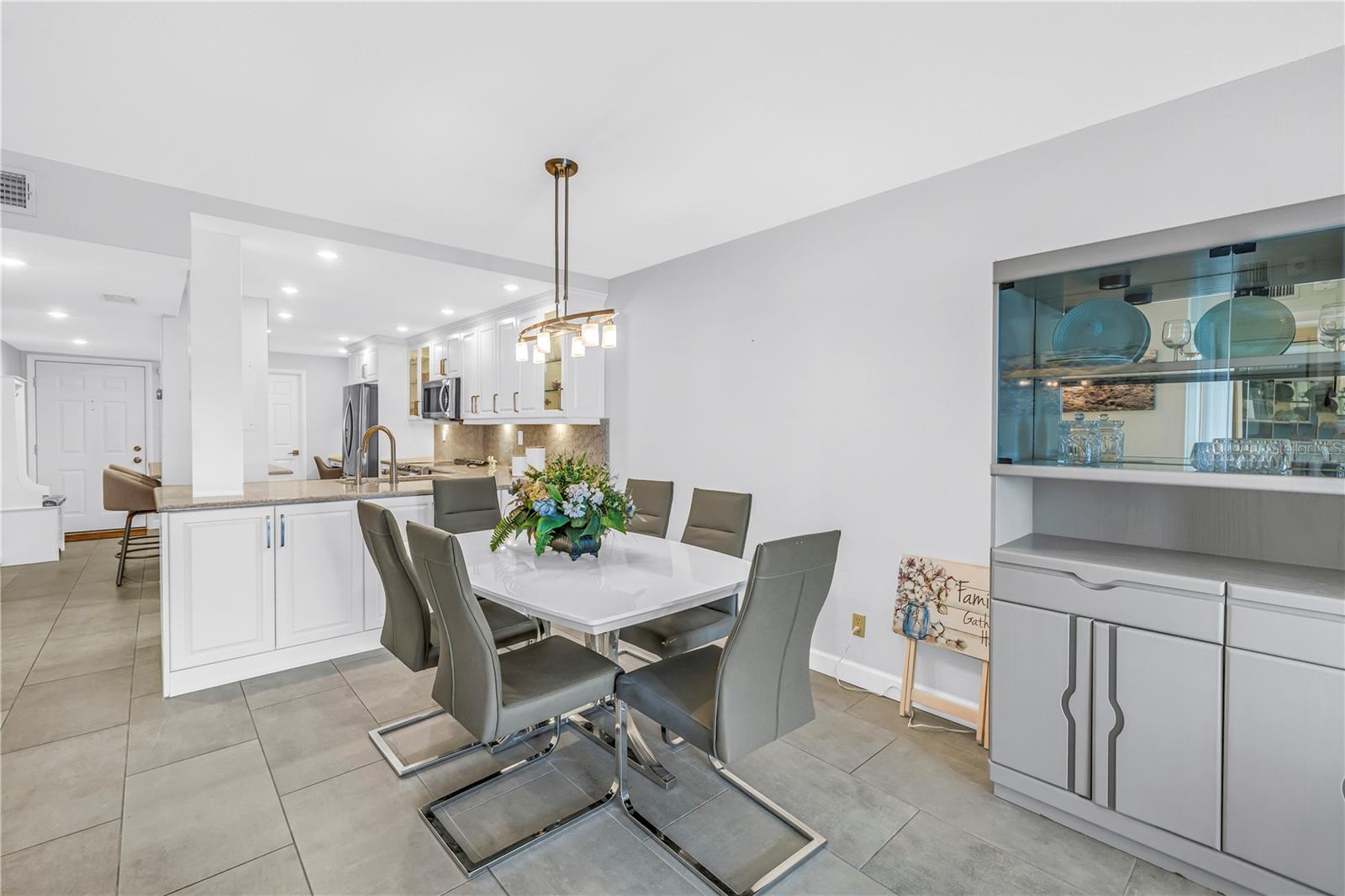 Image 13 of 41 For 6001 Bahia Del Mar Circle 328