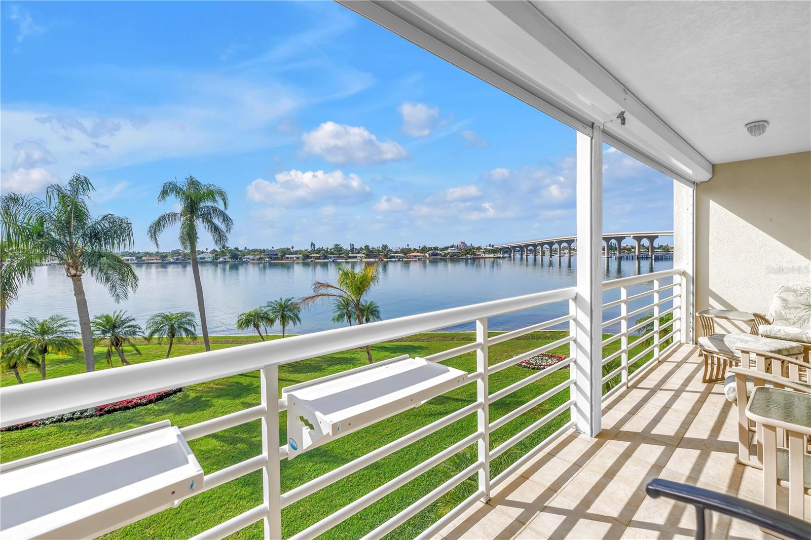 Image 21 of 41 For 6001 Bahia Del Mar Circle 328