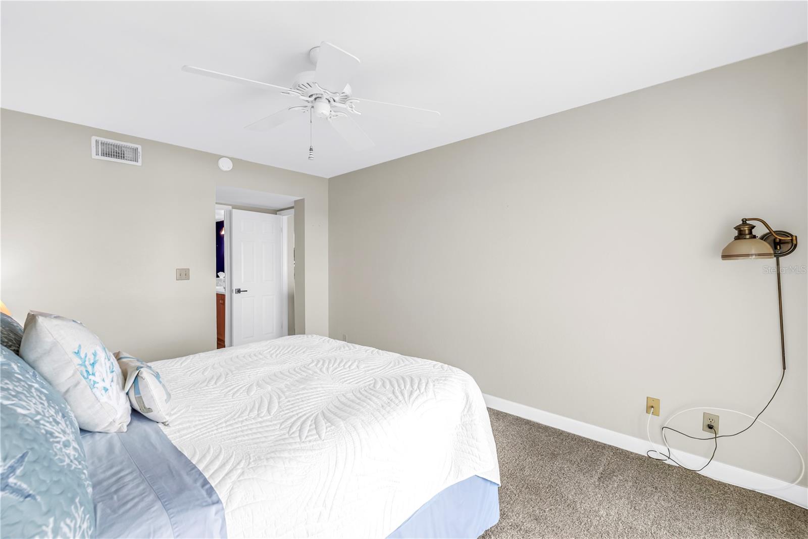 Image 25 of 41 For 6001 Bahia Del Mar Circle 328