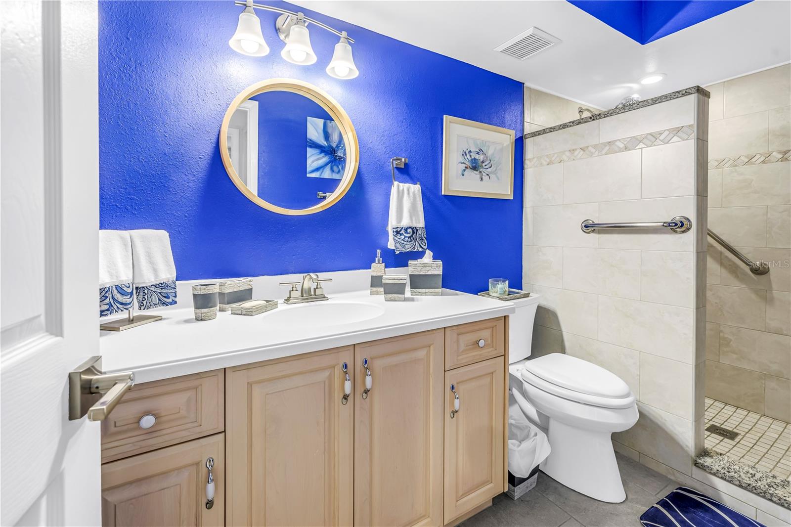 Image 27 of 41 For 6001 Bahia Del Mar Circle 328