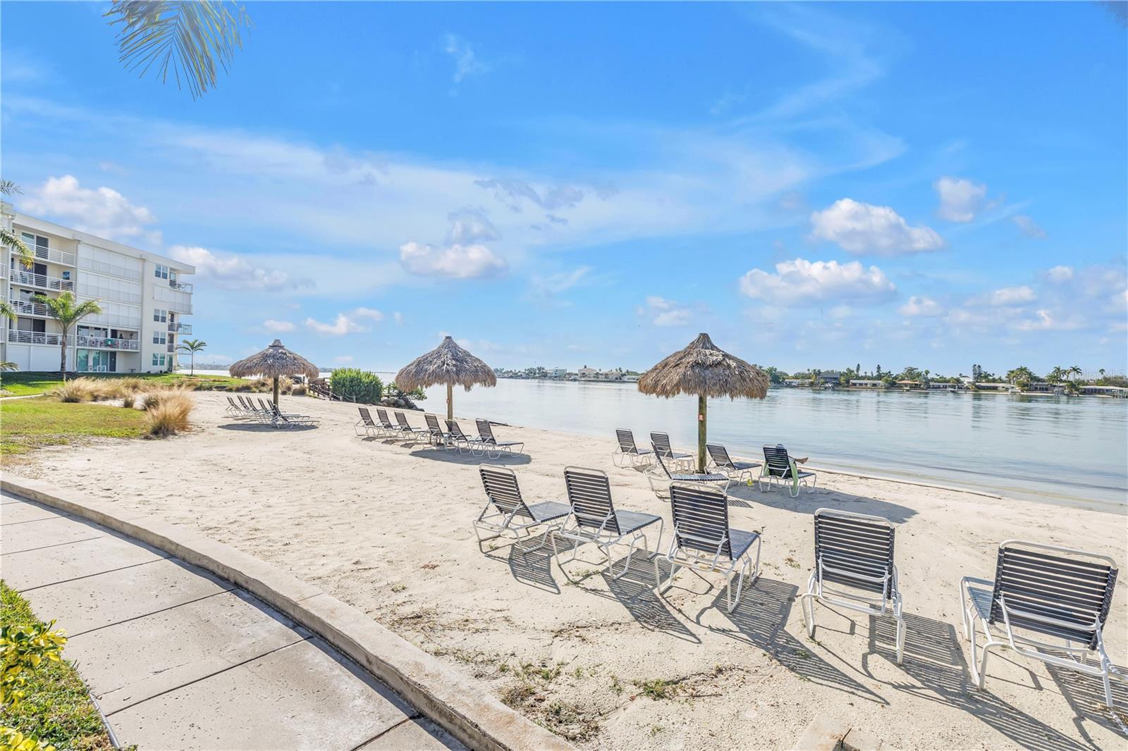 Image 35 of 41 For 6001 Bahia Del Mar Circle 328