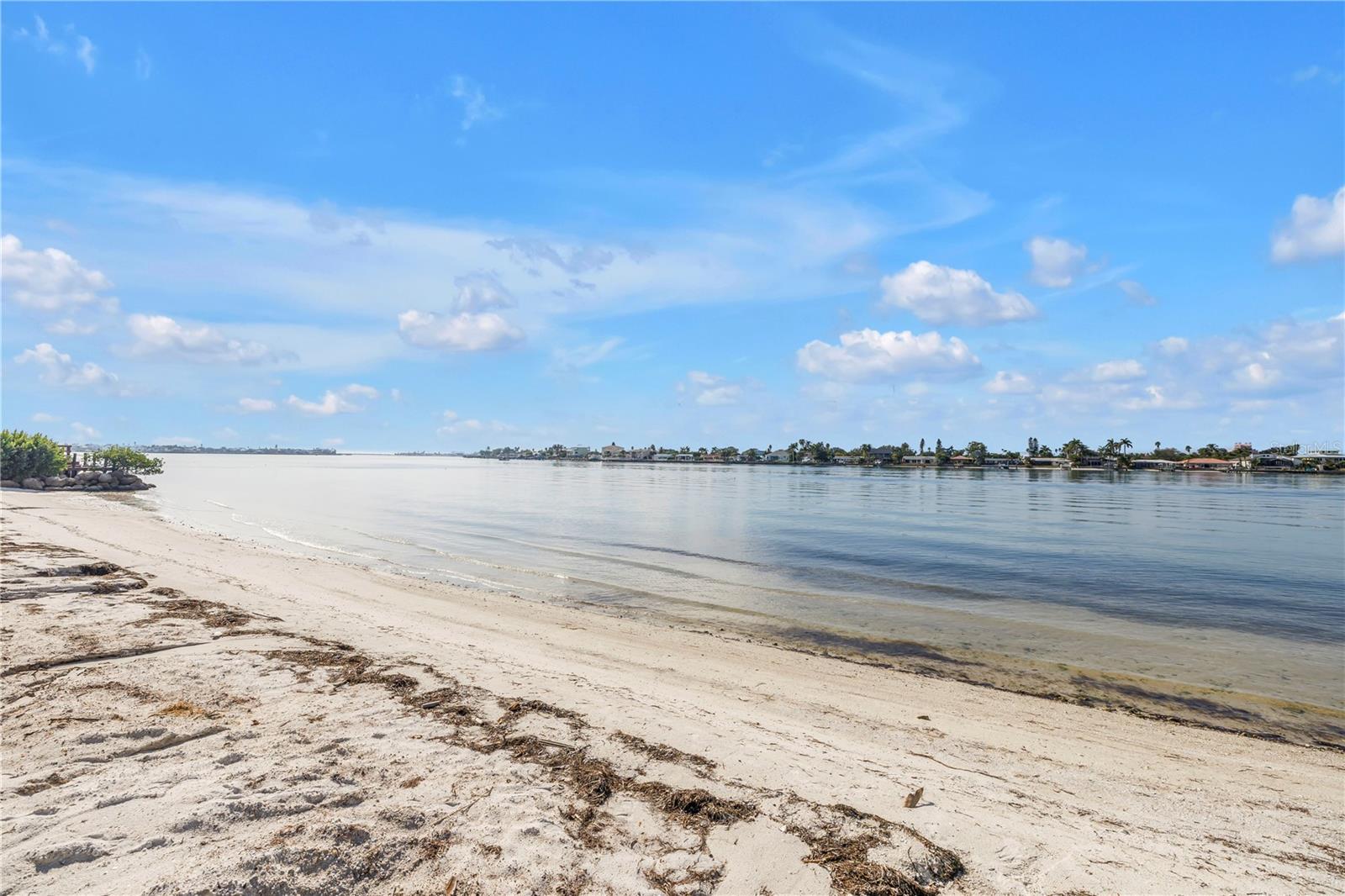 Image 37 of 41 For 6001 Bahia Del Mar Circle 328