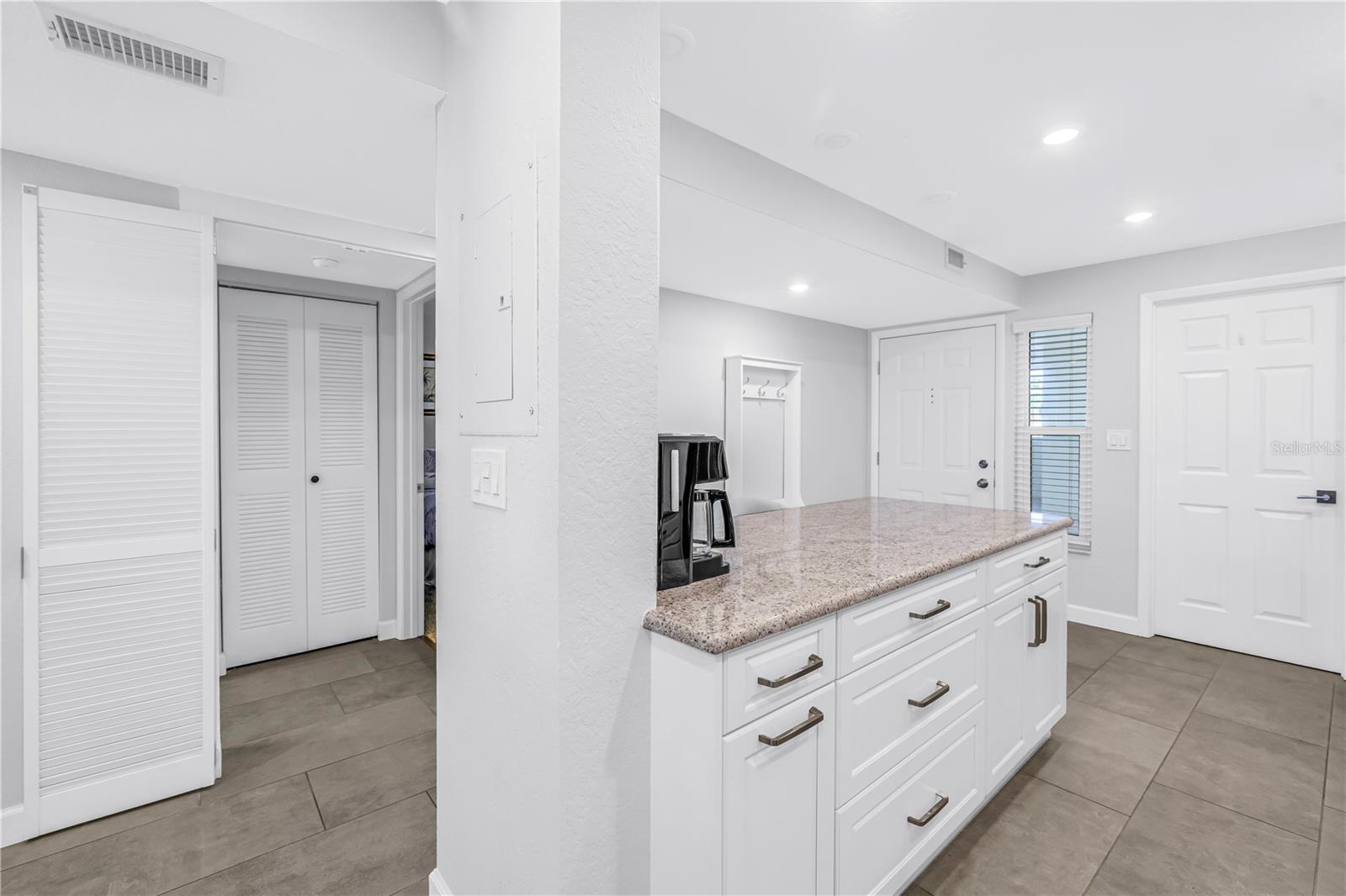 Image 5 of 41 For 6001 Bahia Del Mar Circle 328