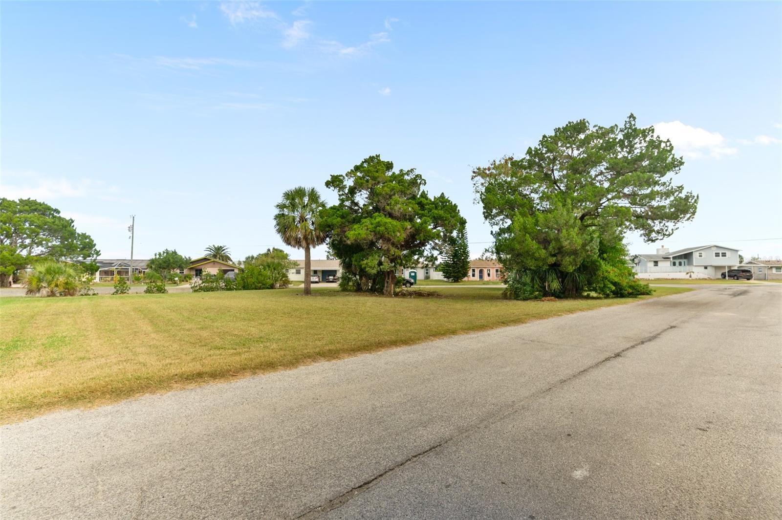 Image 16 of 19 For 6535 Yvette Drive