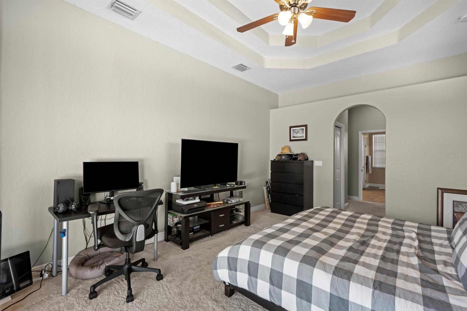 Image 17 of 43 For 2430 Evenglow Avenue