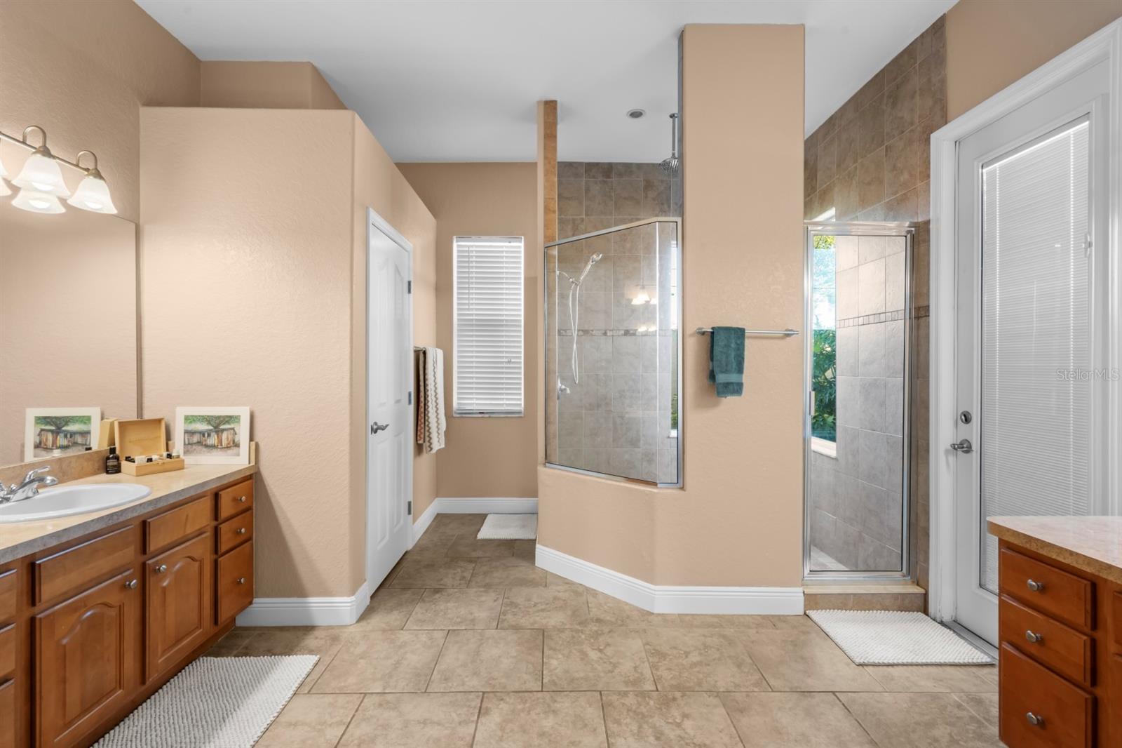 Image 18 of 43 For 2430 Evenglow Avenue