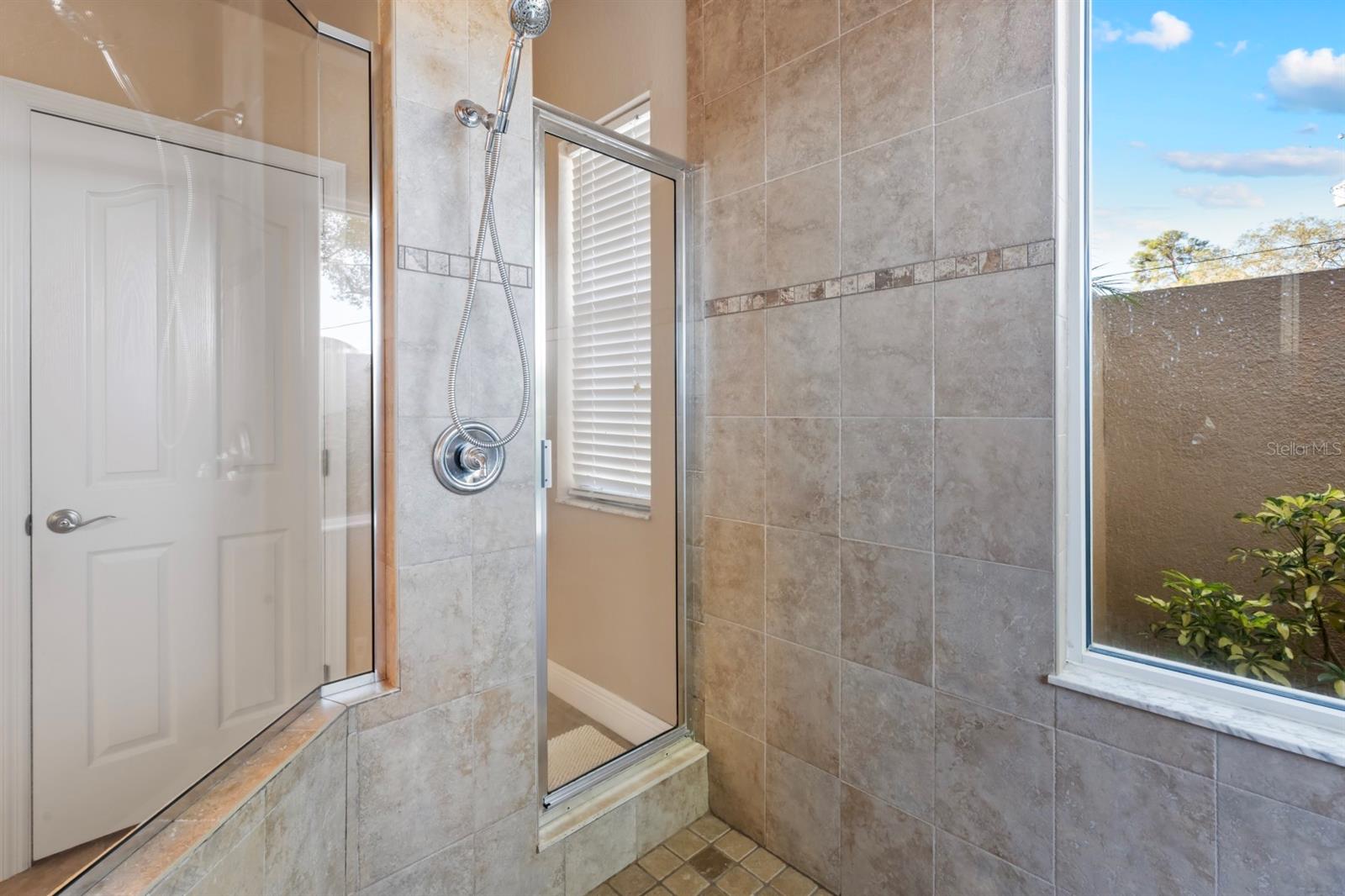 Image 21 of 43 For 2430 Evenglow Avenue