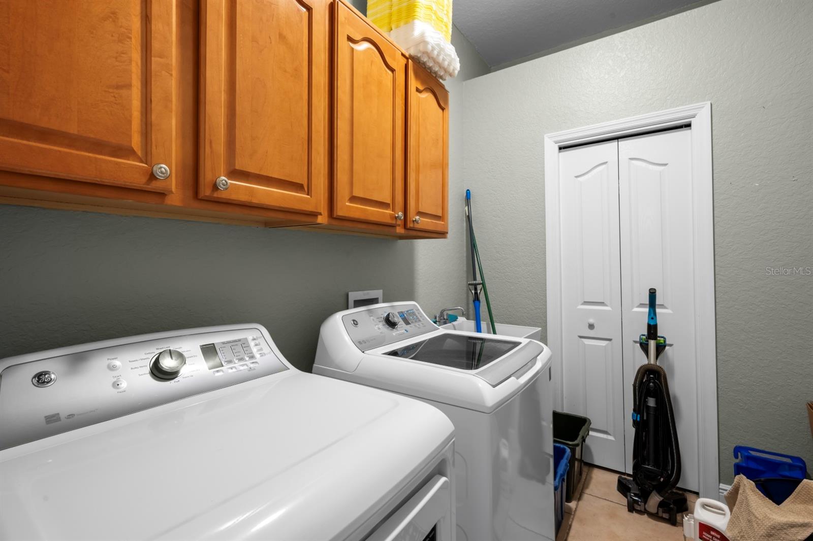 Image 27 of 43 For 2430 Evenglow Avenue