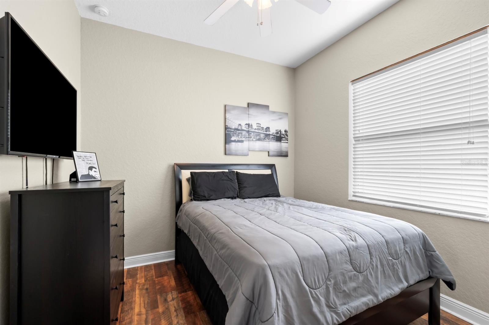 Image 31 of 43 For 2430 Evenglow Avenue