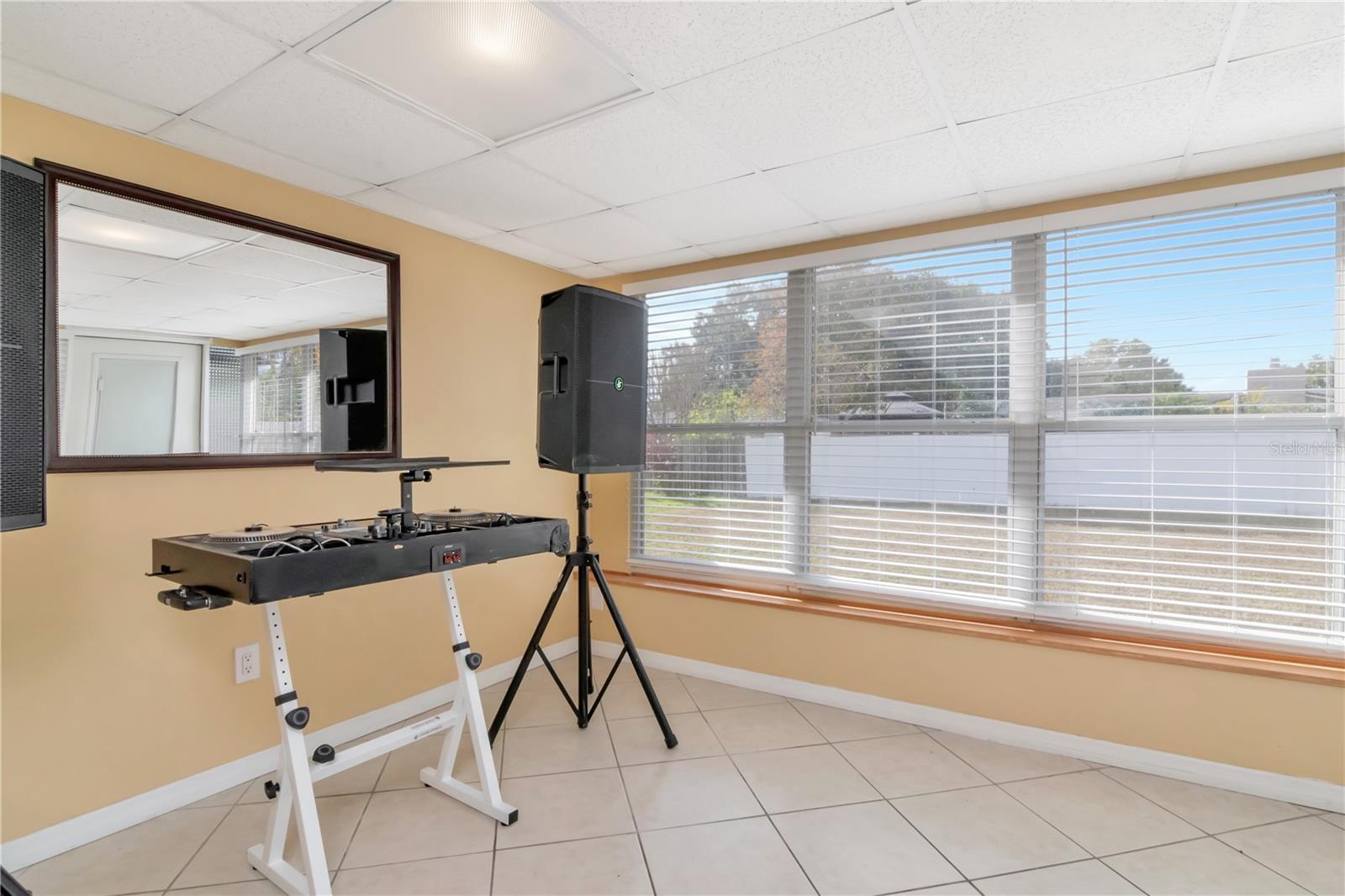 Image 11 of 30 For 1226 Hermitage Avenue