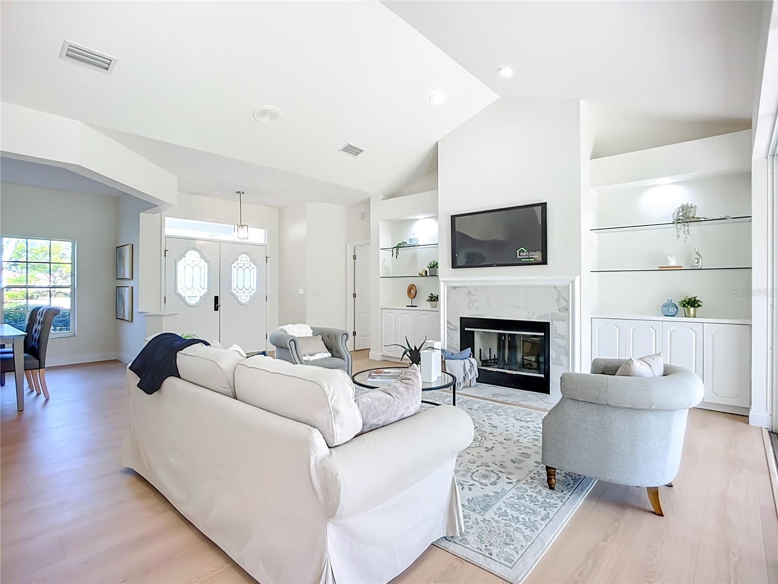 Image 3 of 45 For 2960 Sandringham Place