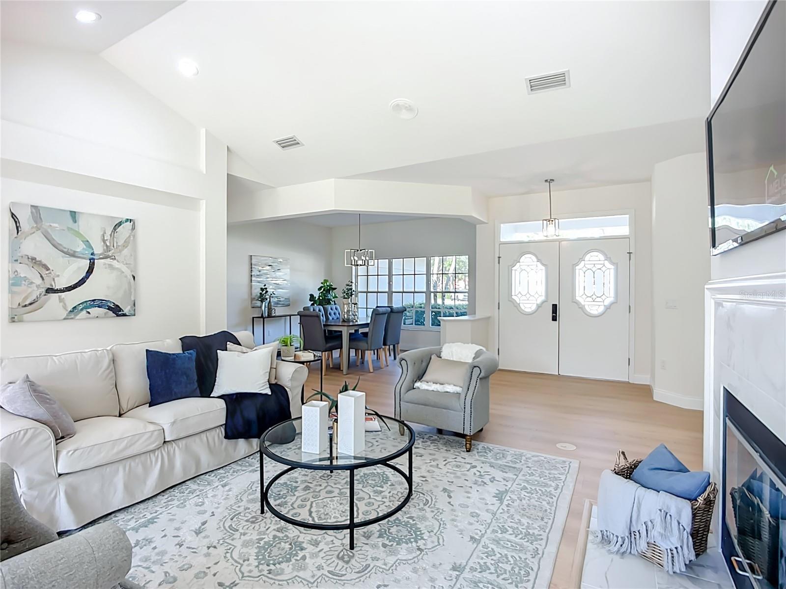 Image 4 of 45 For 2960 Sandringham Place