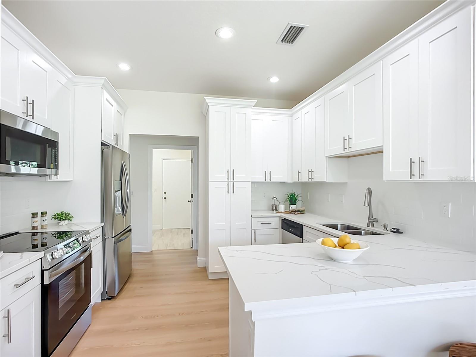 Image 7 of 45 For 2960 Sandringham Place