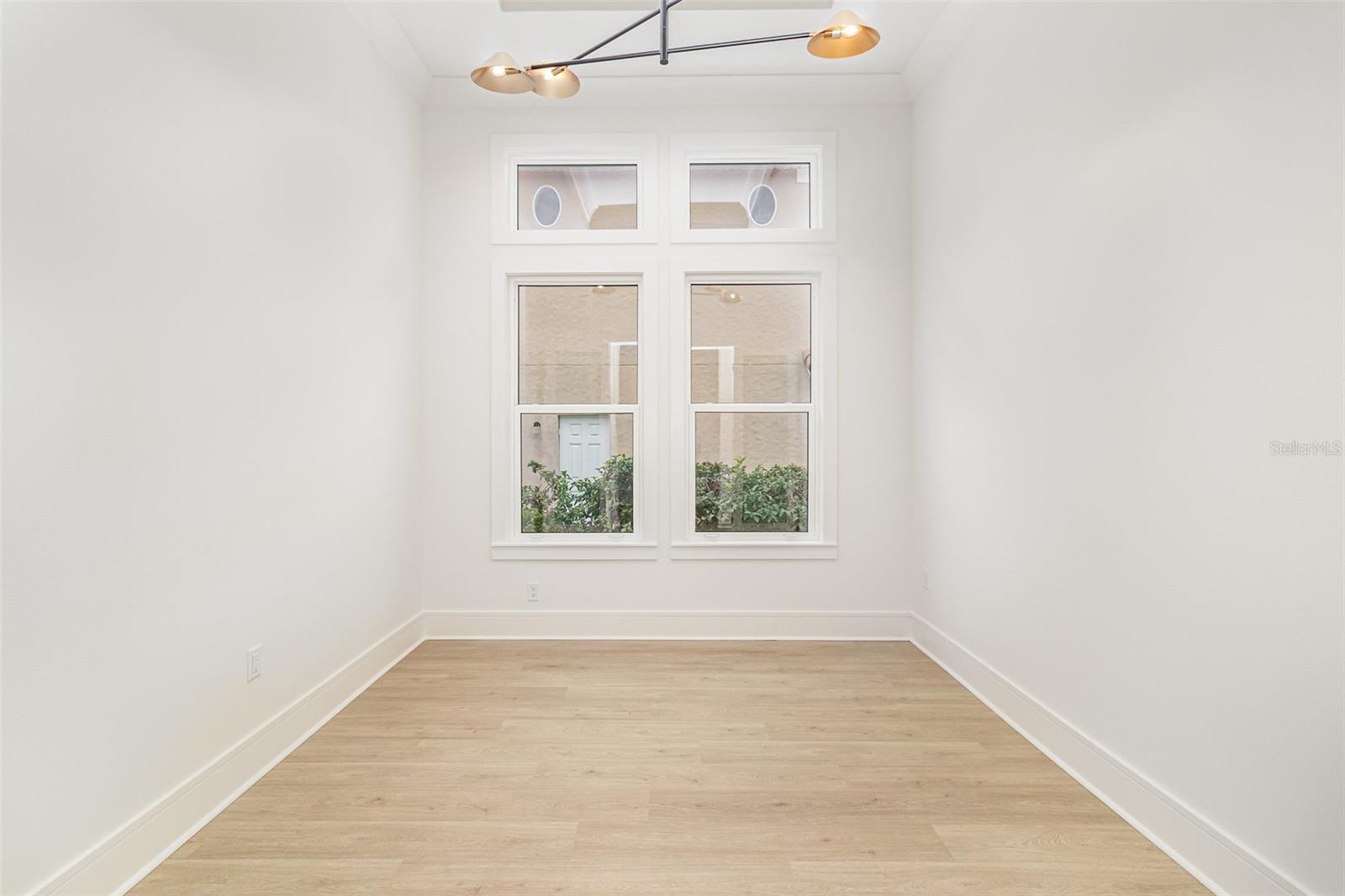 Image 11 of 33 For 101 Hallmark Court