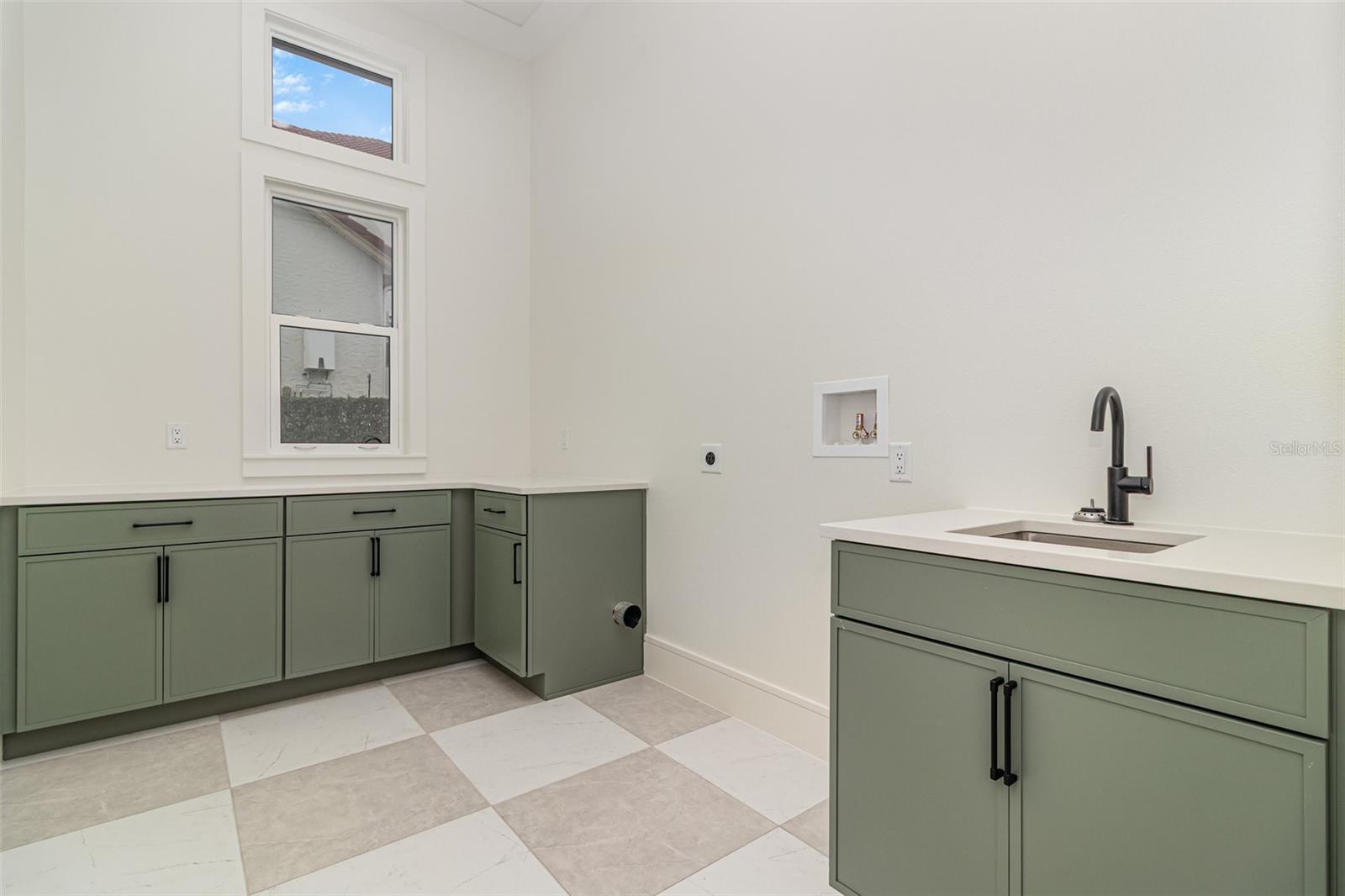 Image 13 of 33 For 101 Hallmark Court