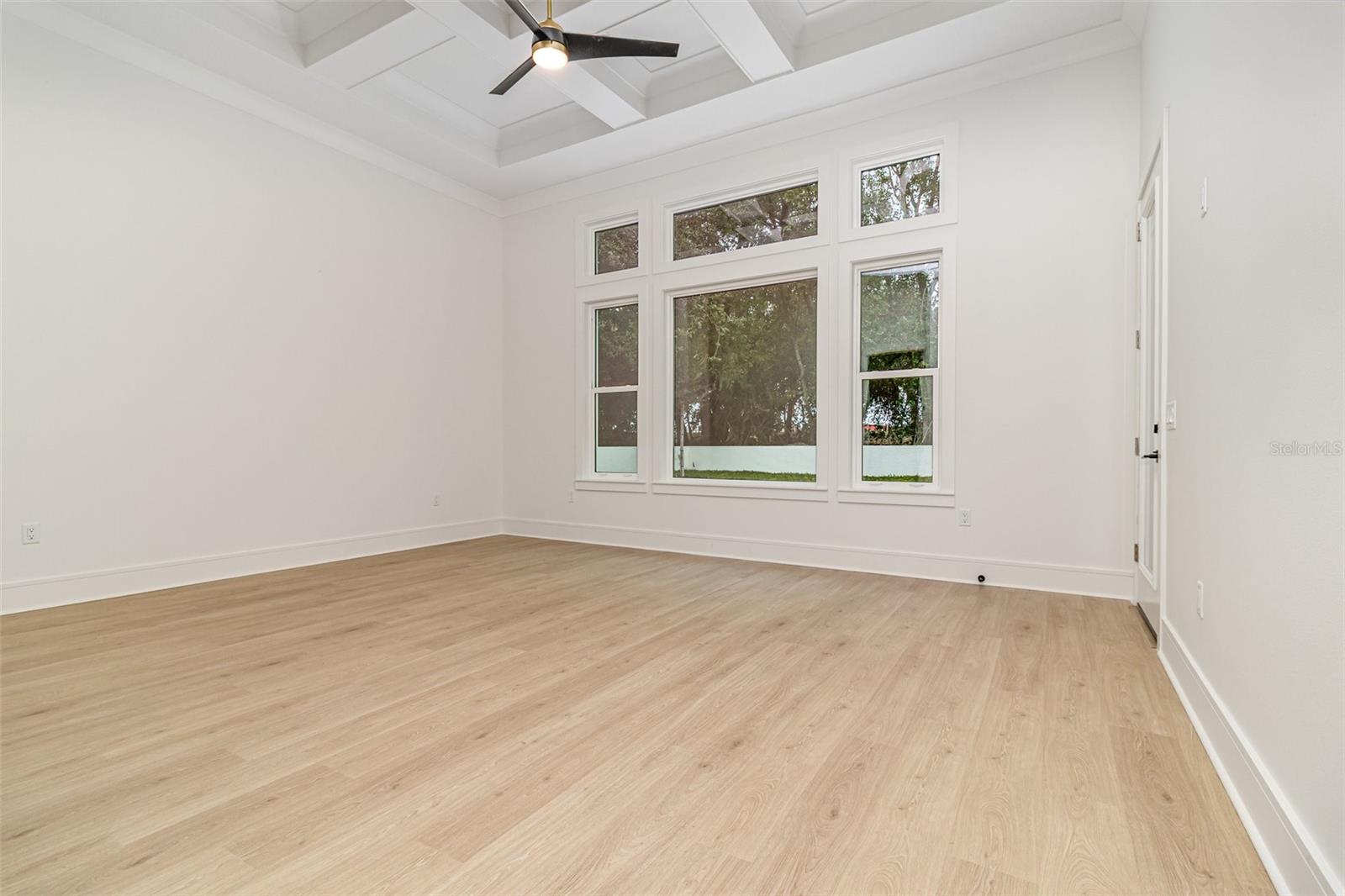 Image 14 of 33 For 101 Hallmark Court