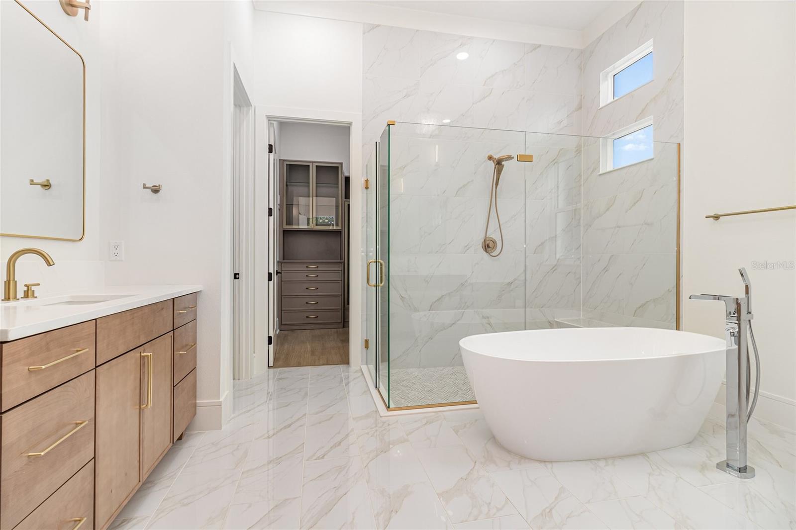 Image 16 of 33 For 101 Hallmark Court