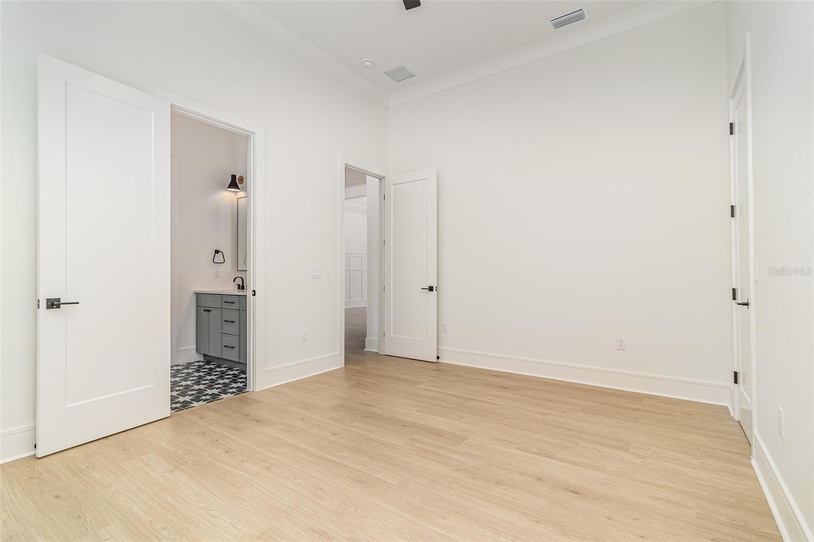 Image 20 of 33 For 101 Hallmark Court