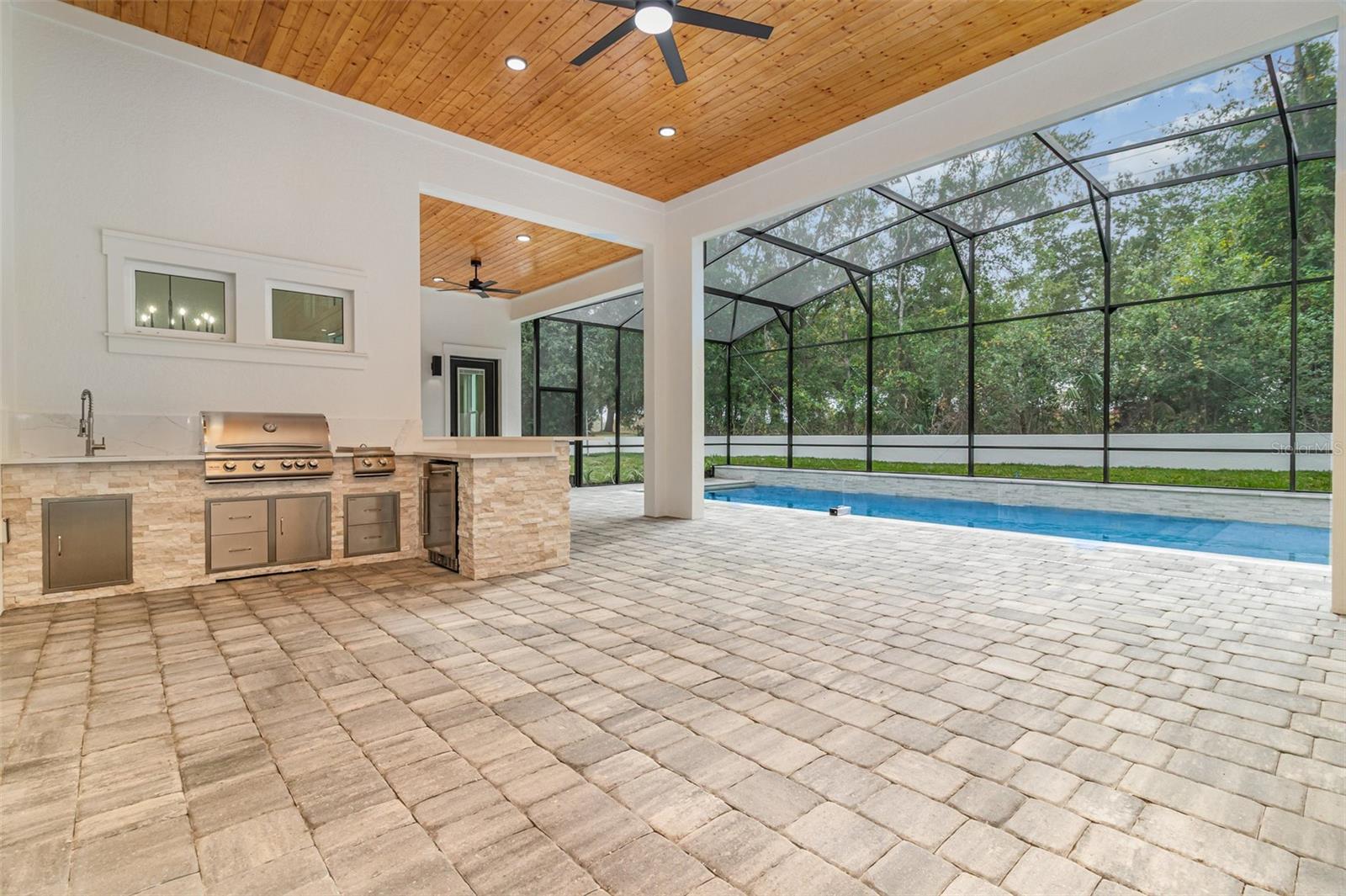 Image 25 of 33 For 101 Hallmark Court