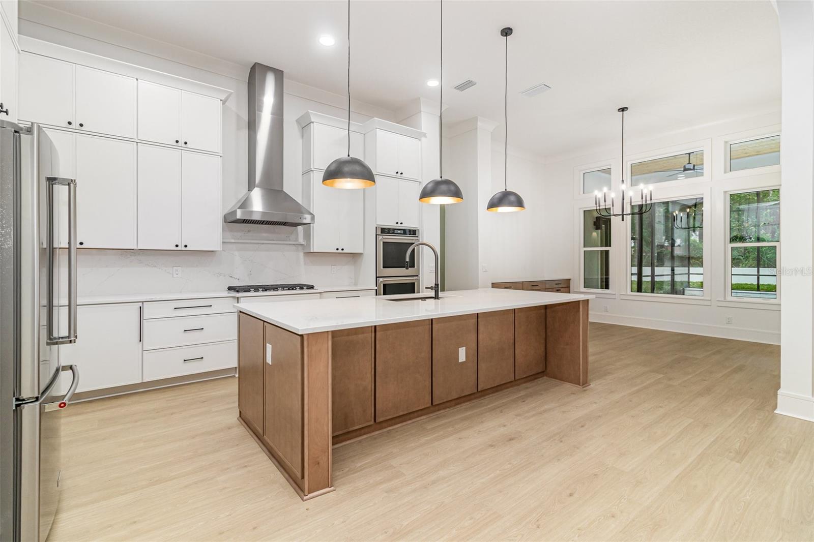 Image 6 of 33 For 101 Hallmark Court