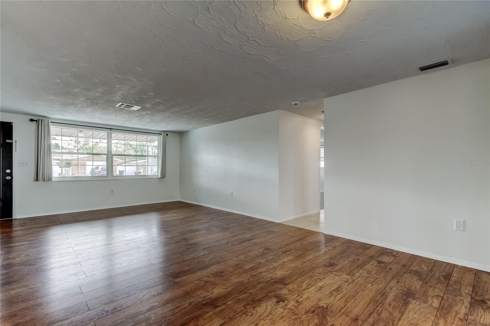 Image 10 of 47 For 5753 Bantam Avenue