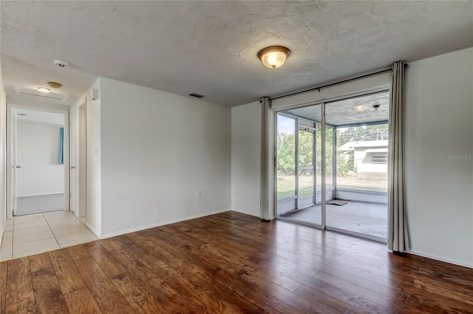 Image 11 of 47 For 5753 Bantam Avenue