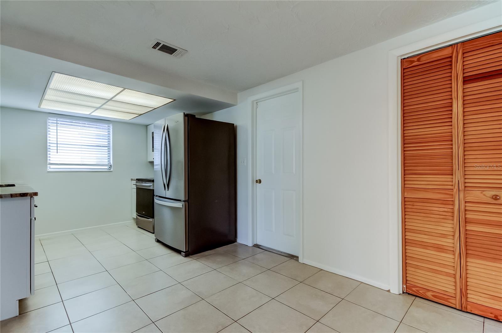 Image 15 of 47 For 5753 Bantam Avenue