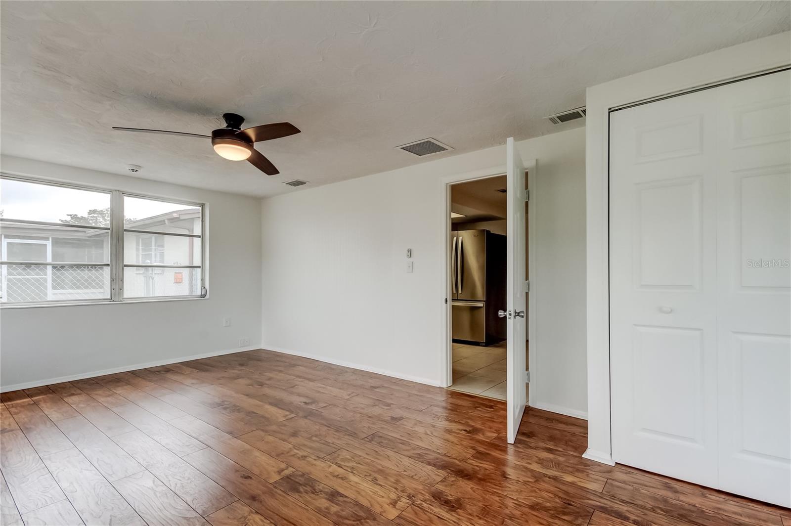 Image 23 of 47 For 5753 Bantam Avenue