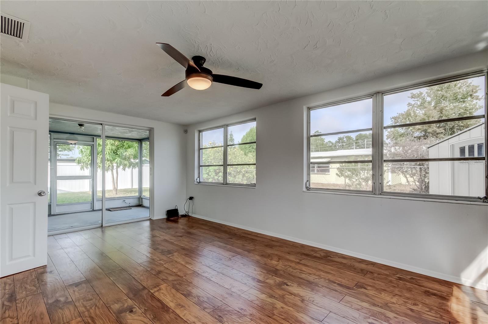 Image 25 of 47 For 5753 Bantam Avenue