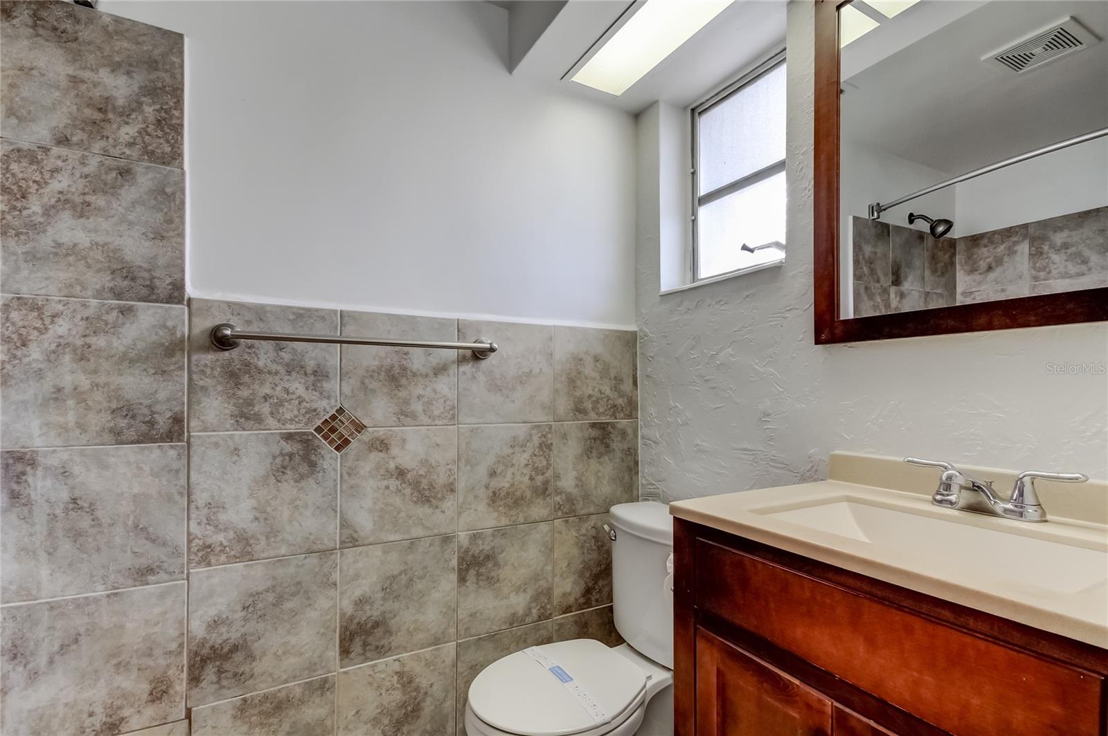 Image 33 of 47 For 5753 Bantam Avenue