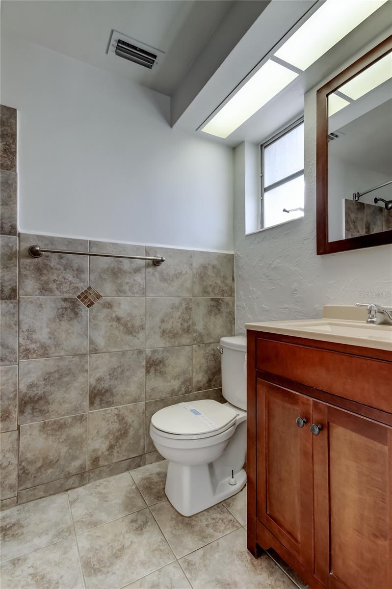 Image 34 of 47 For 5753 Bantam Avenue