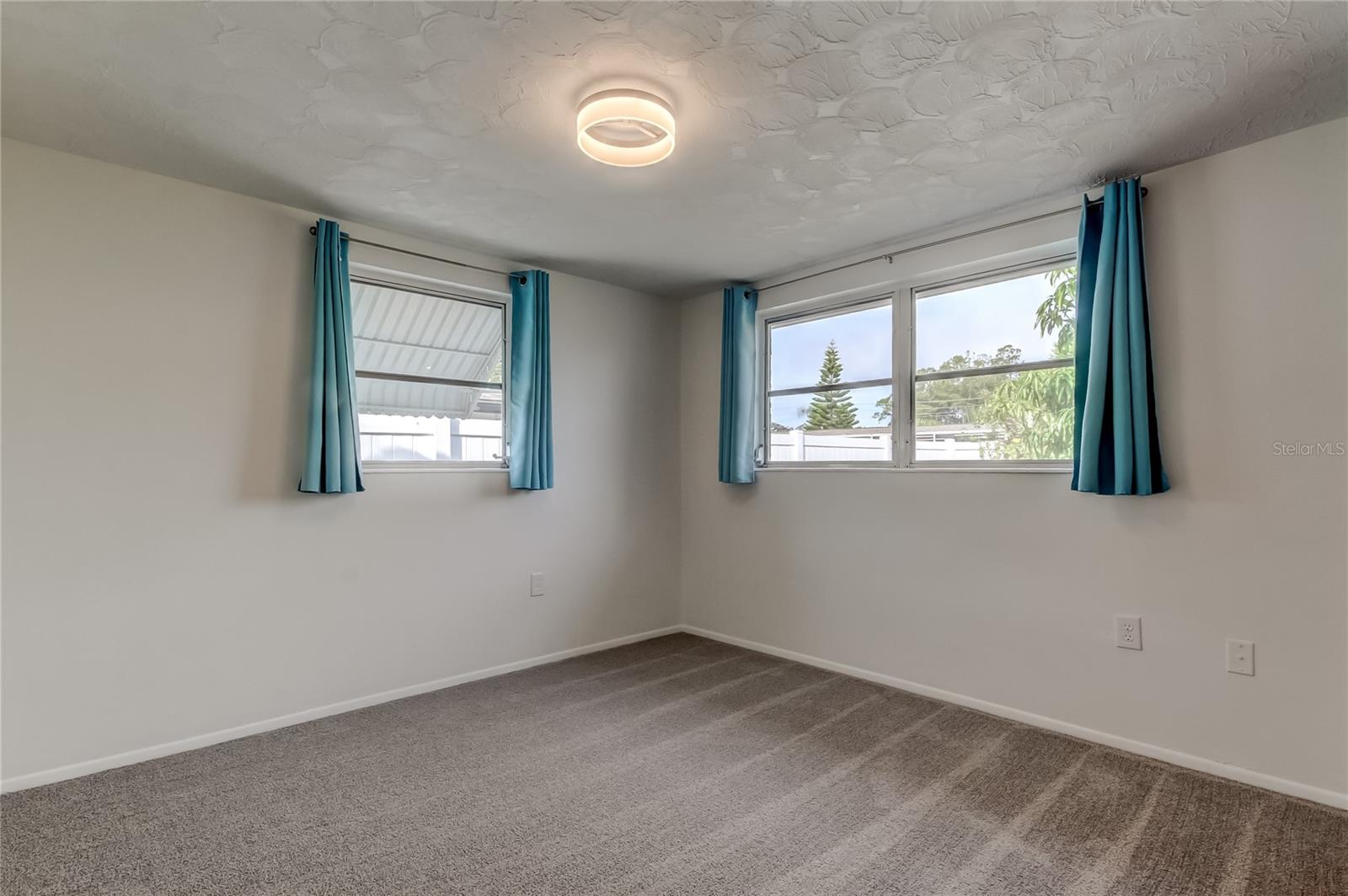 Image 36 of 47 For 5753 Bantam Avenue