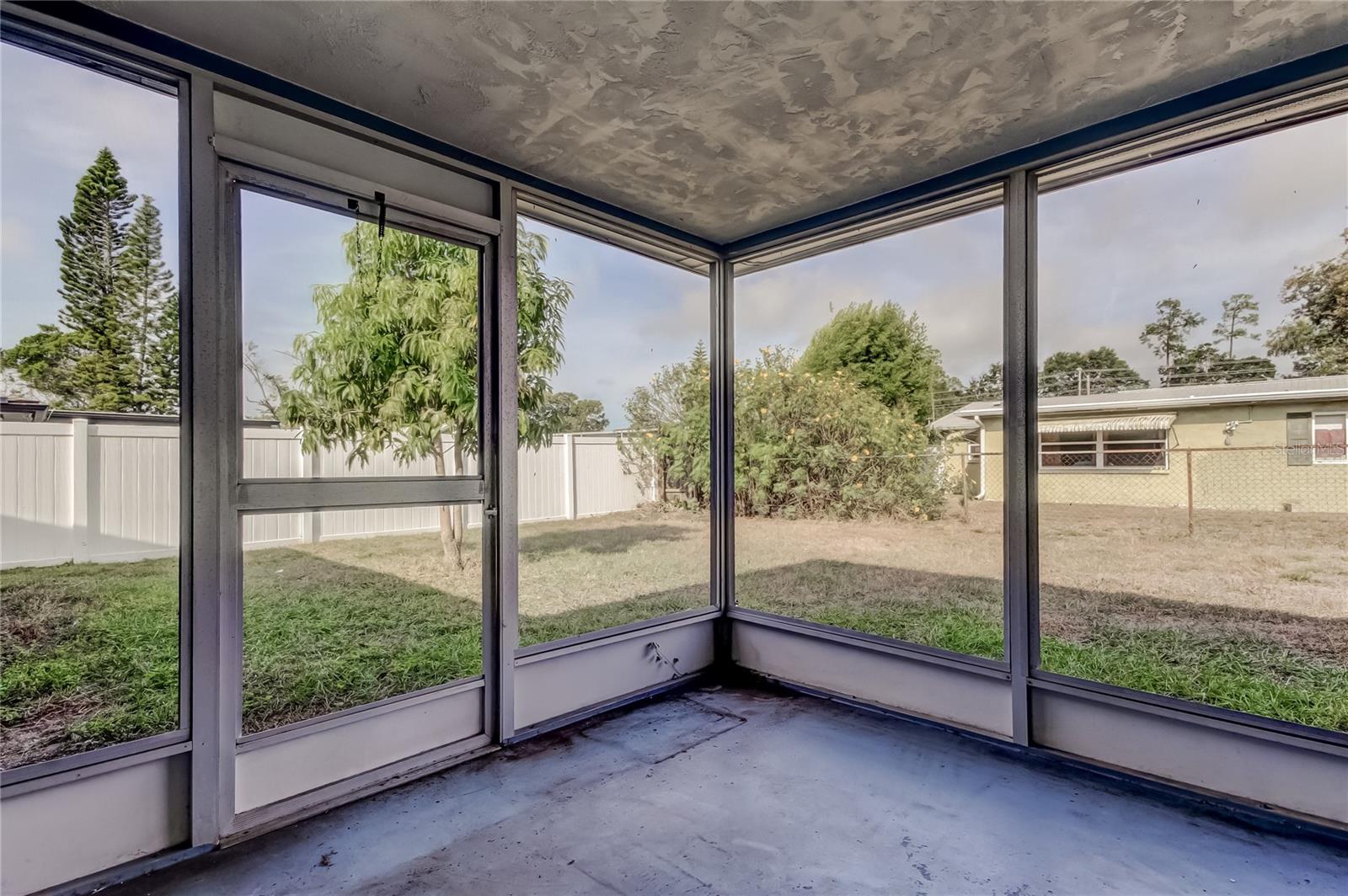 Image 40 of 47 For 5753 Bantam Avenue