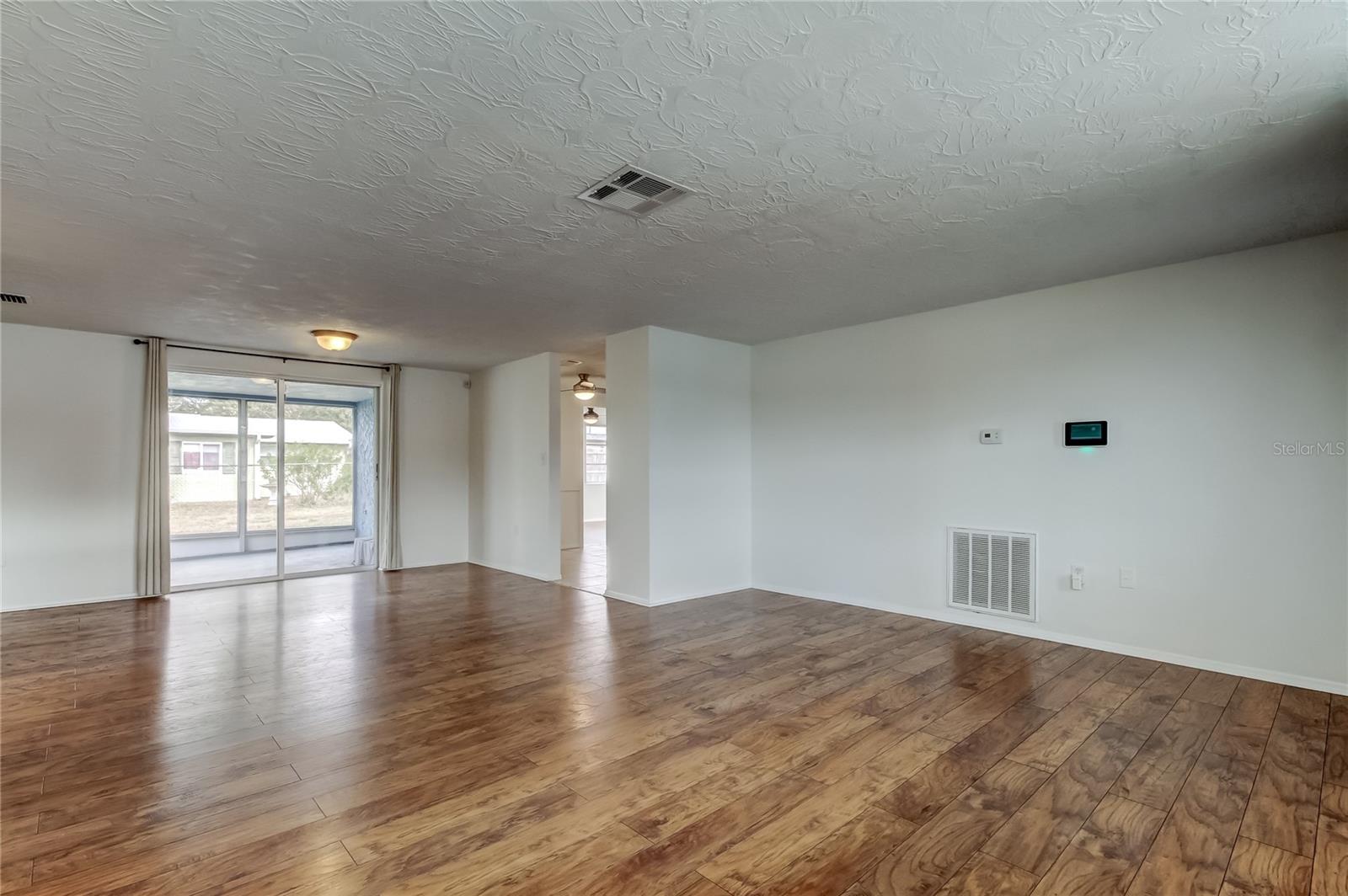 Image 7 of 47 For 5753 Bantam Avenue