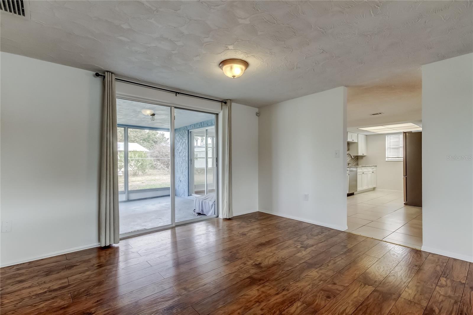 Image 8 of 47 For 5753 Bantam Avenue