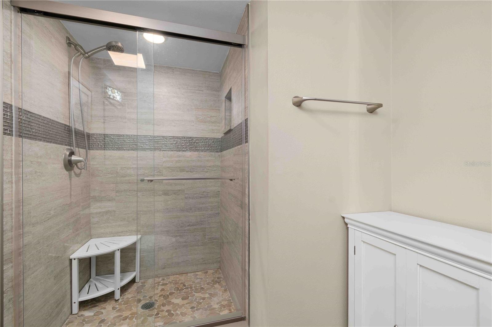 Image 22 of 61 For 2980 Haines Bayshore Road 160