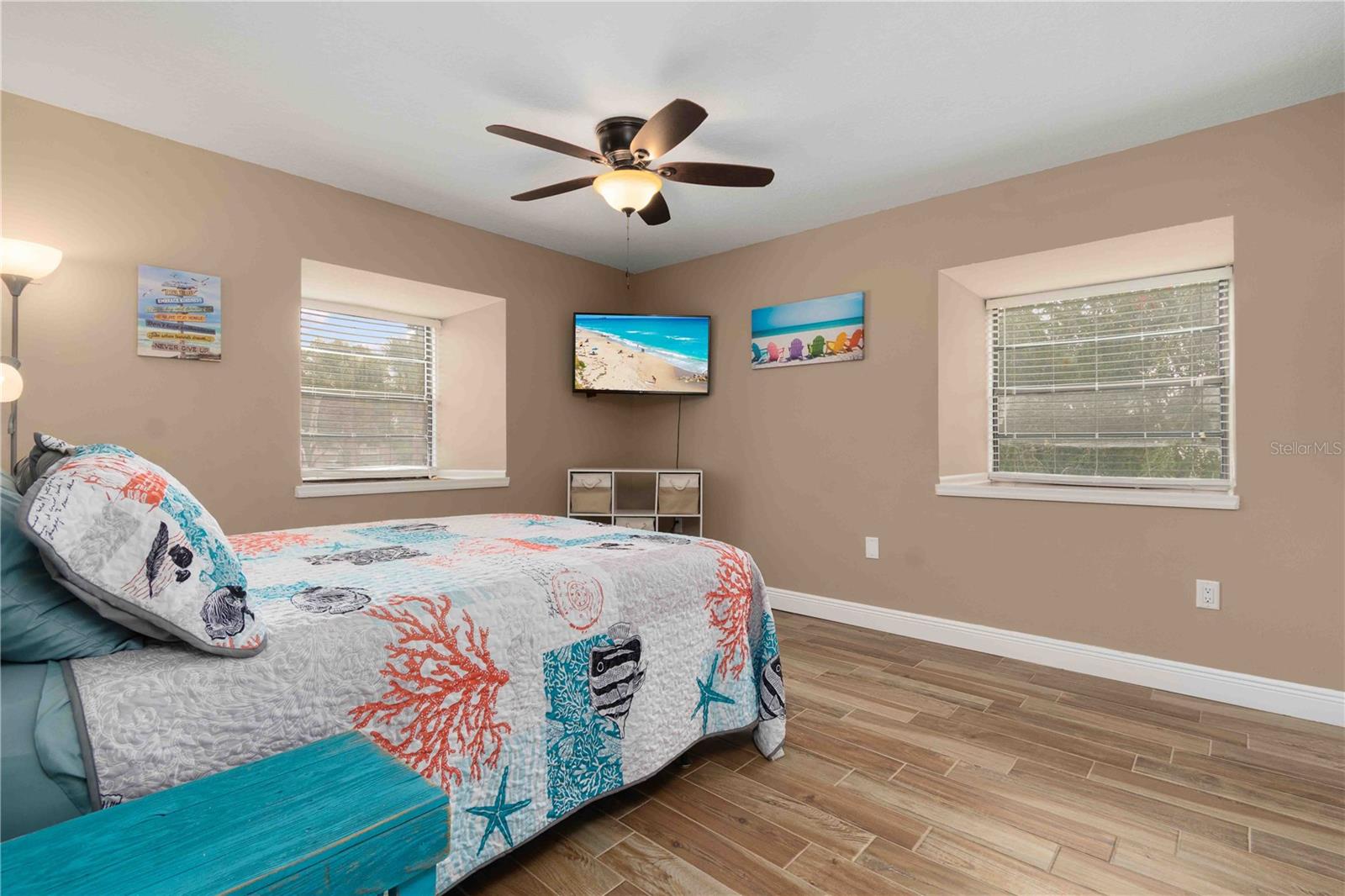 Image 24 of 61 For 2980 Haines Bayshore Road 160