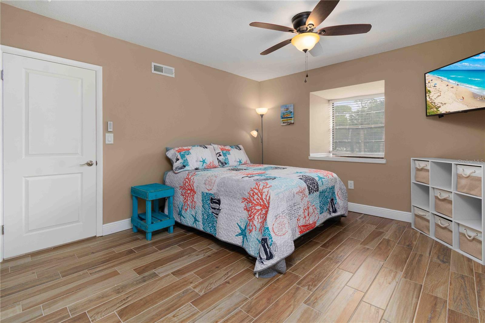 Image 25 of 61 For 2980 Haines Bayshore Road 160