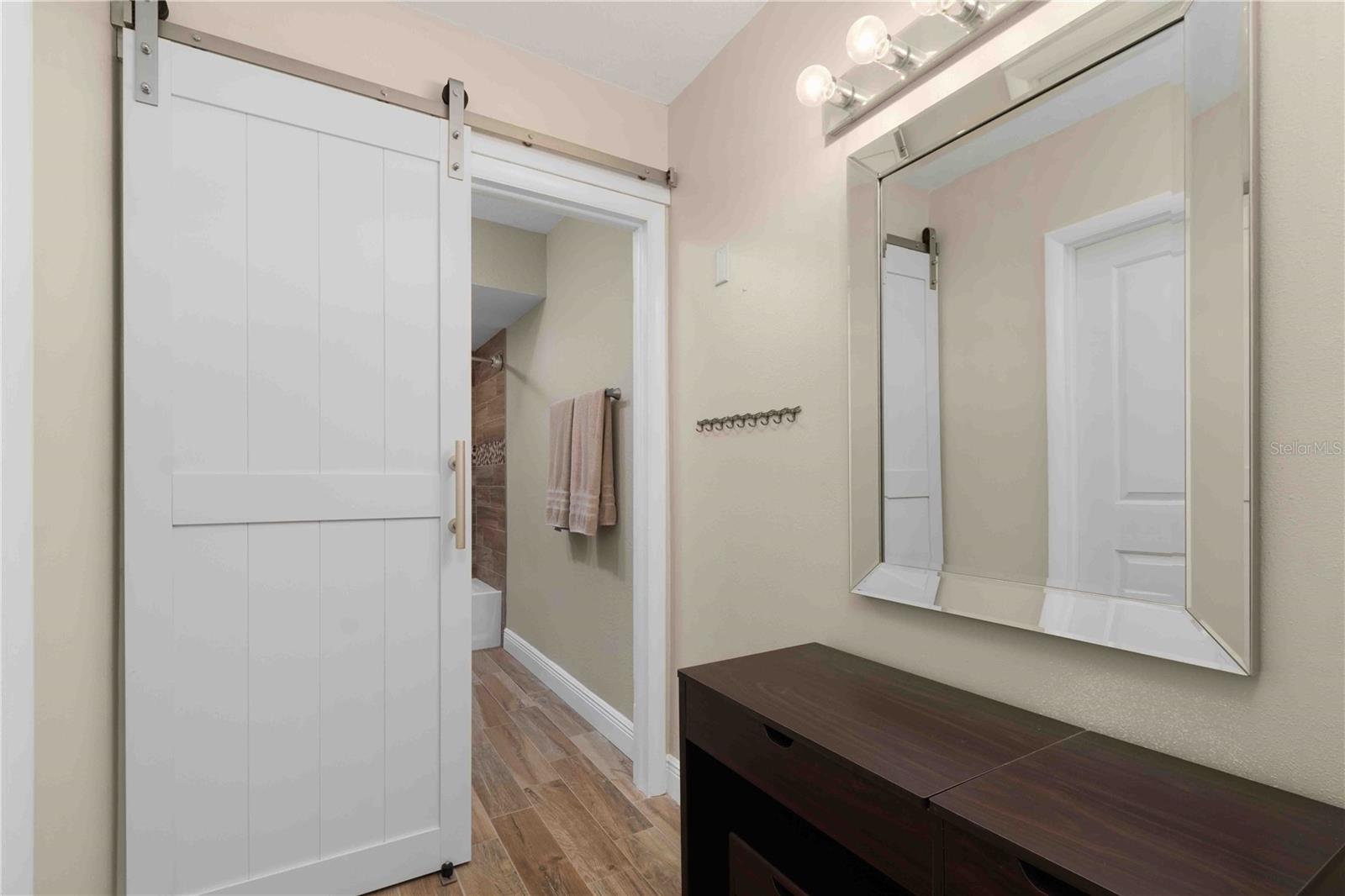 Image 32 of 61 For 2980 Haines Bayshore Road 160