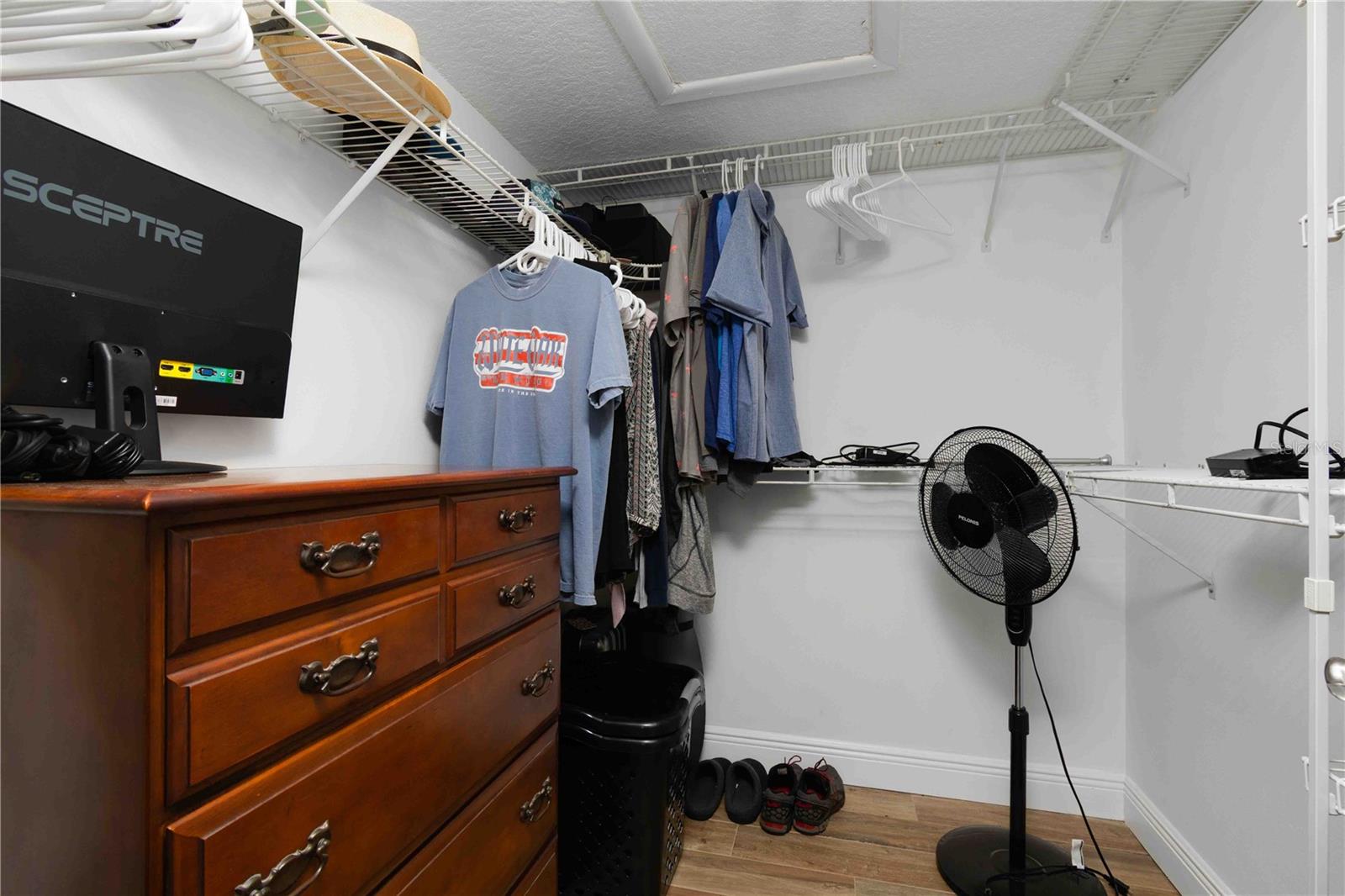 Image 34 of 61 For 2980 Haines Bayshore Road 160