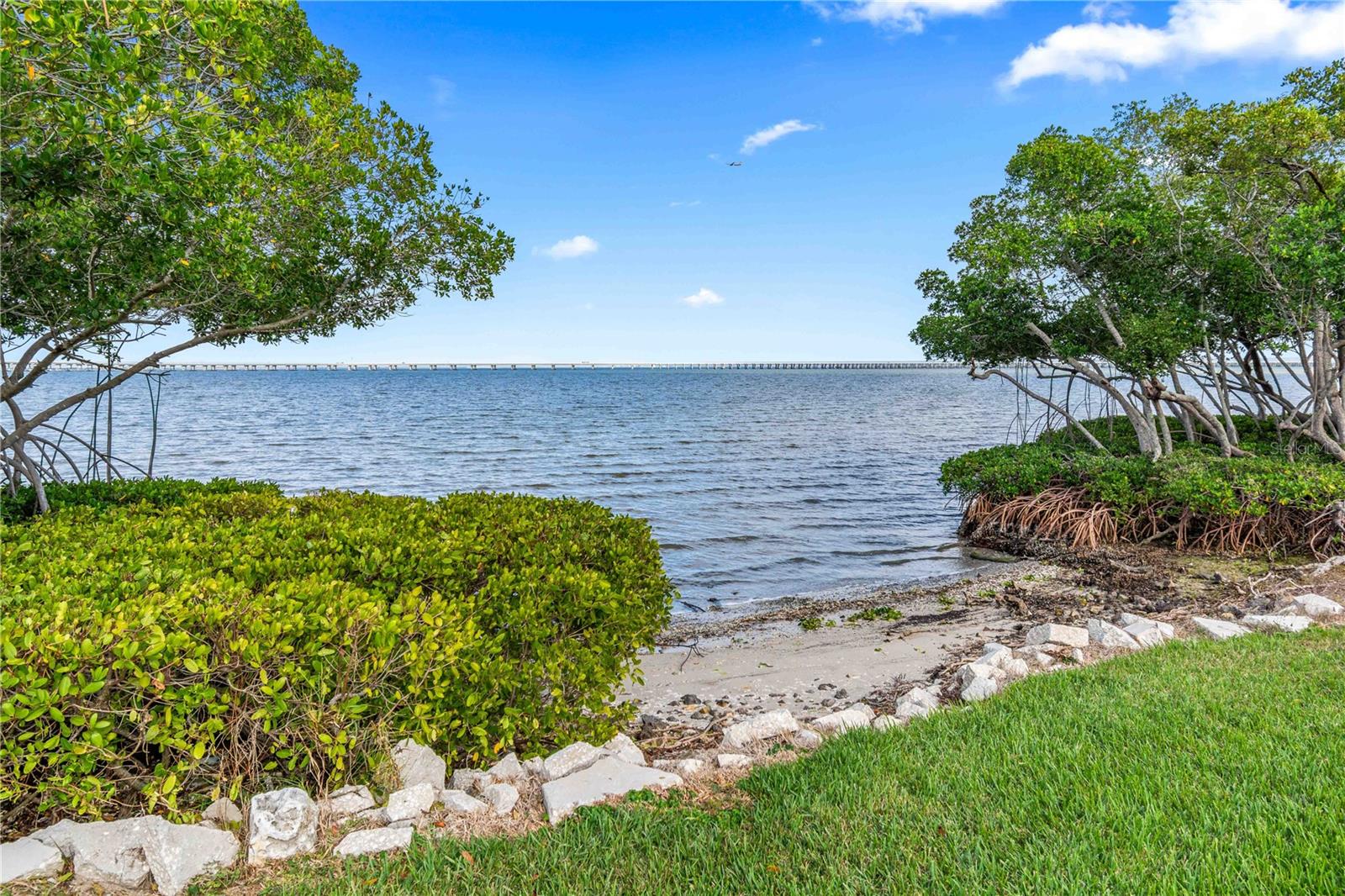 Image 5 of 61 For 2980 Haines Bayshore Road 160