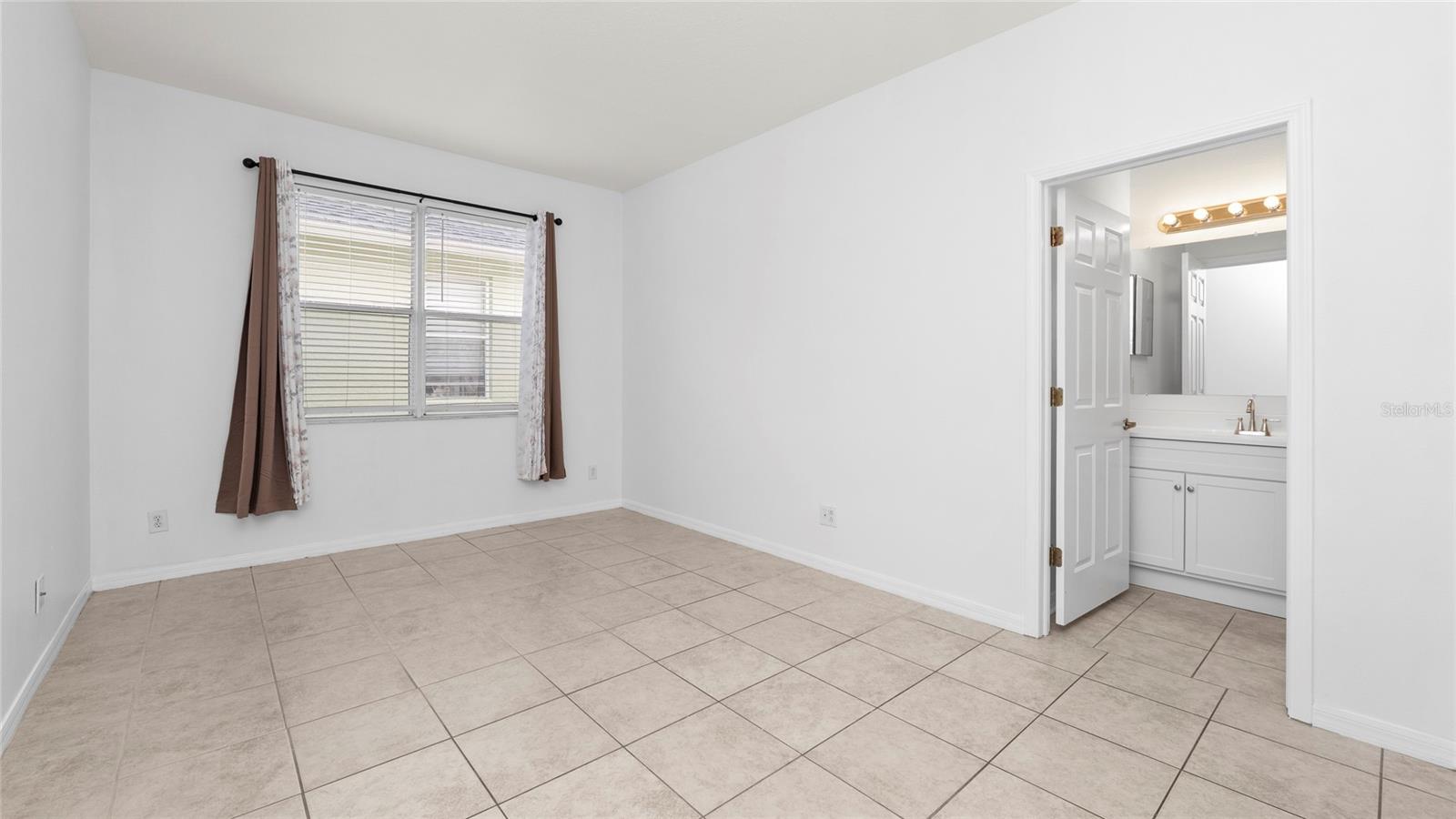 Image 11 of 40 For 7947 Terrace Ridge Drive