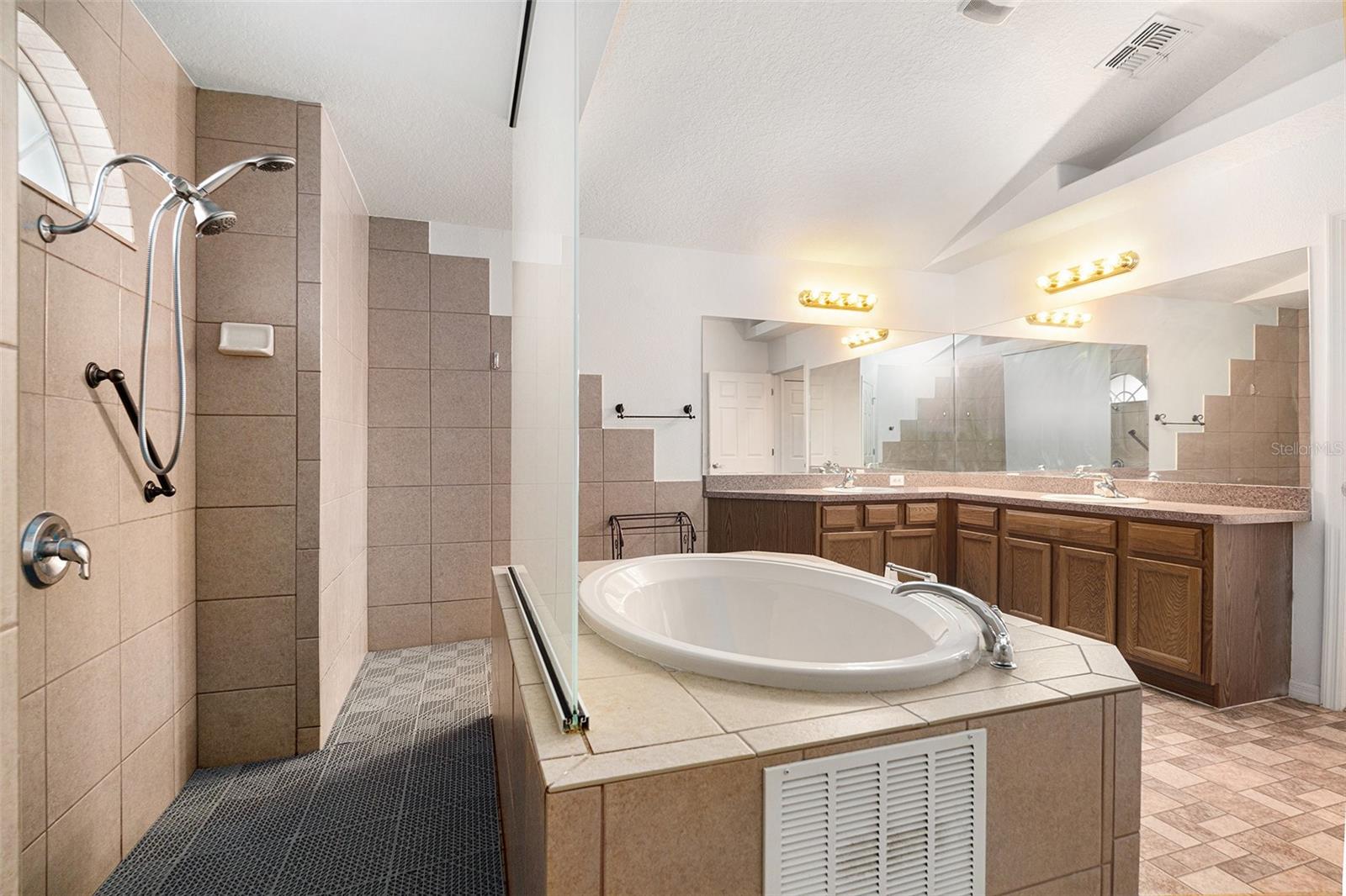 Image 31 of 38 For 7285 Nightwalker Road