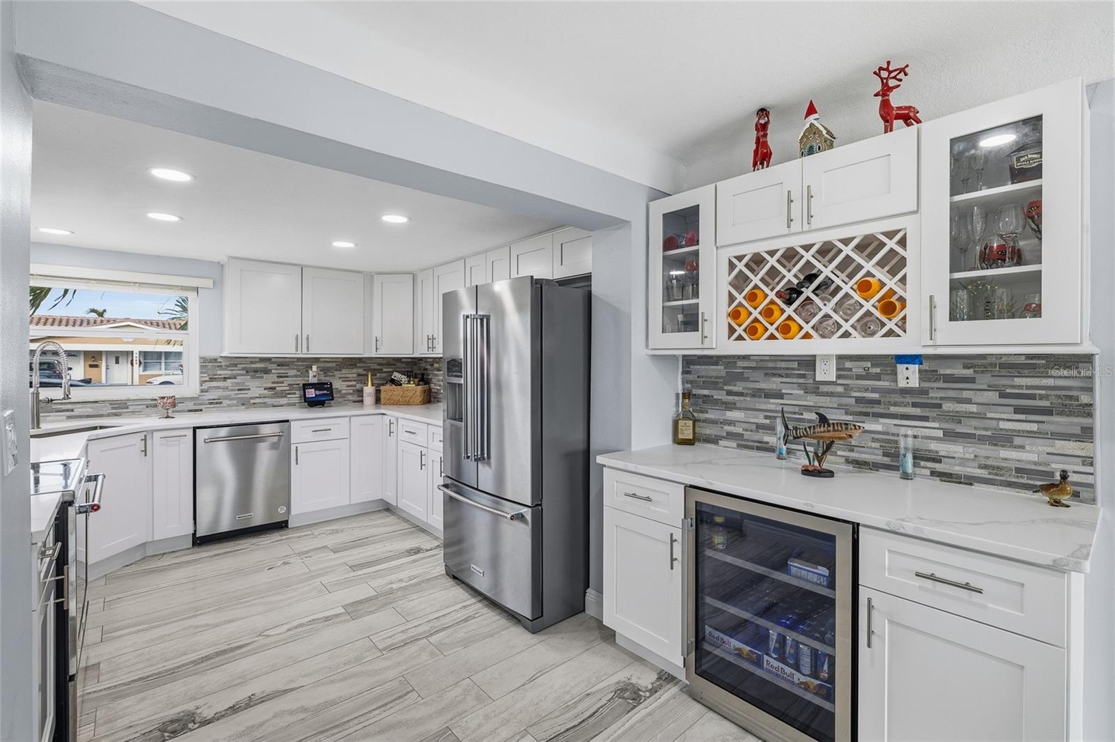 Image 10 of 48 For 7990 Causeway Boulevard S