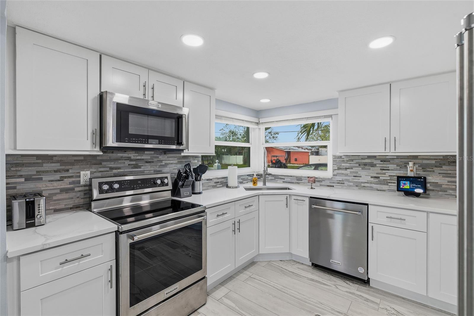 Image 12 of 48 For 7990 Causeway Boulevard S