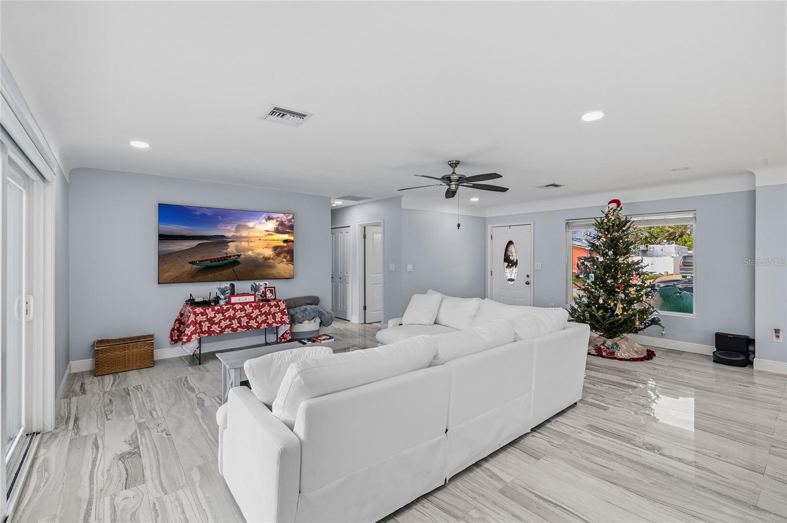 Image 13 of 48 For 7990 Causeway Boulevard S