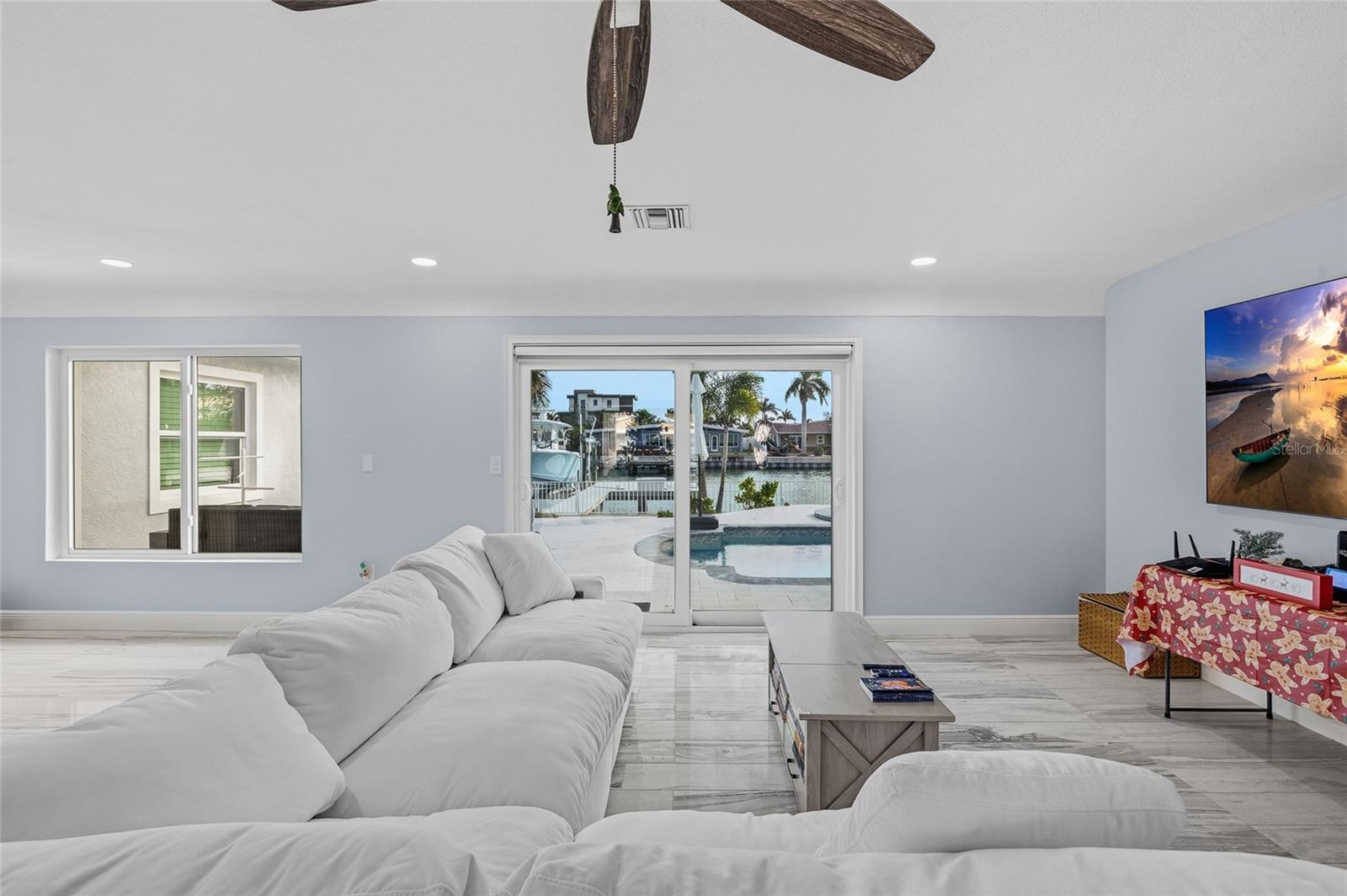 Image 15 of 48 For 7990 Causeway Boulevard S